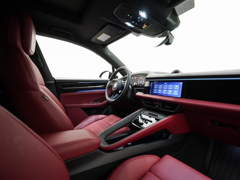 2025 Porsche Macan in Vancouver, British Columbia