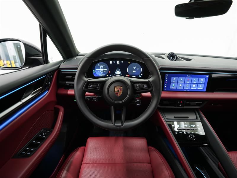 2025 Porsche Macan in Vancouver, British Columbia
