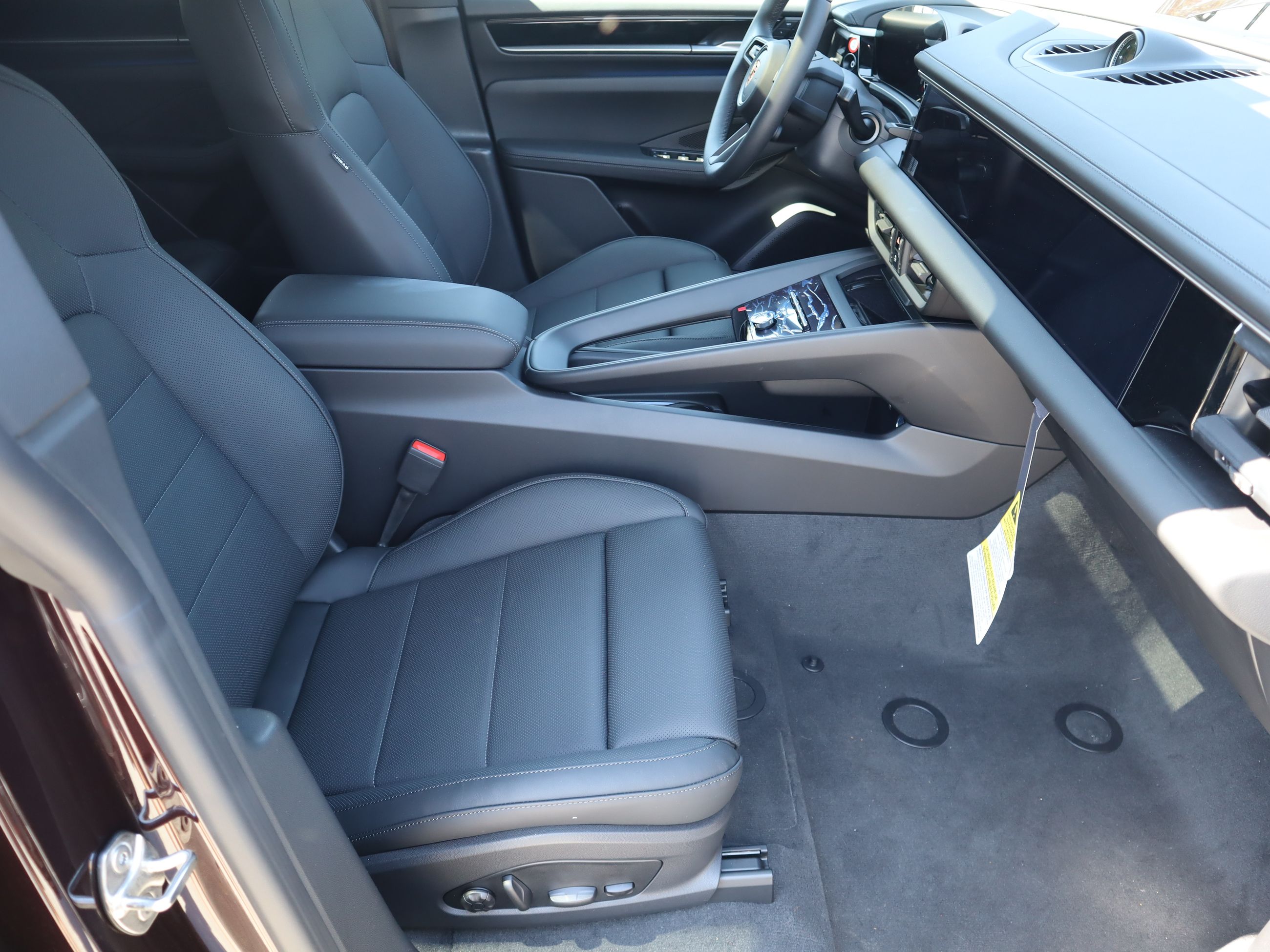 Porsche Macan  2025 à Vancouver, Colombie-Britannique