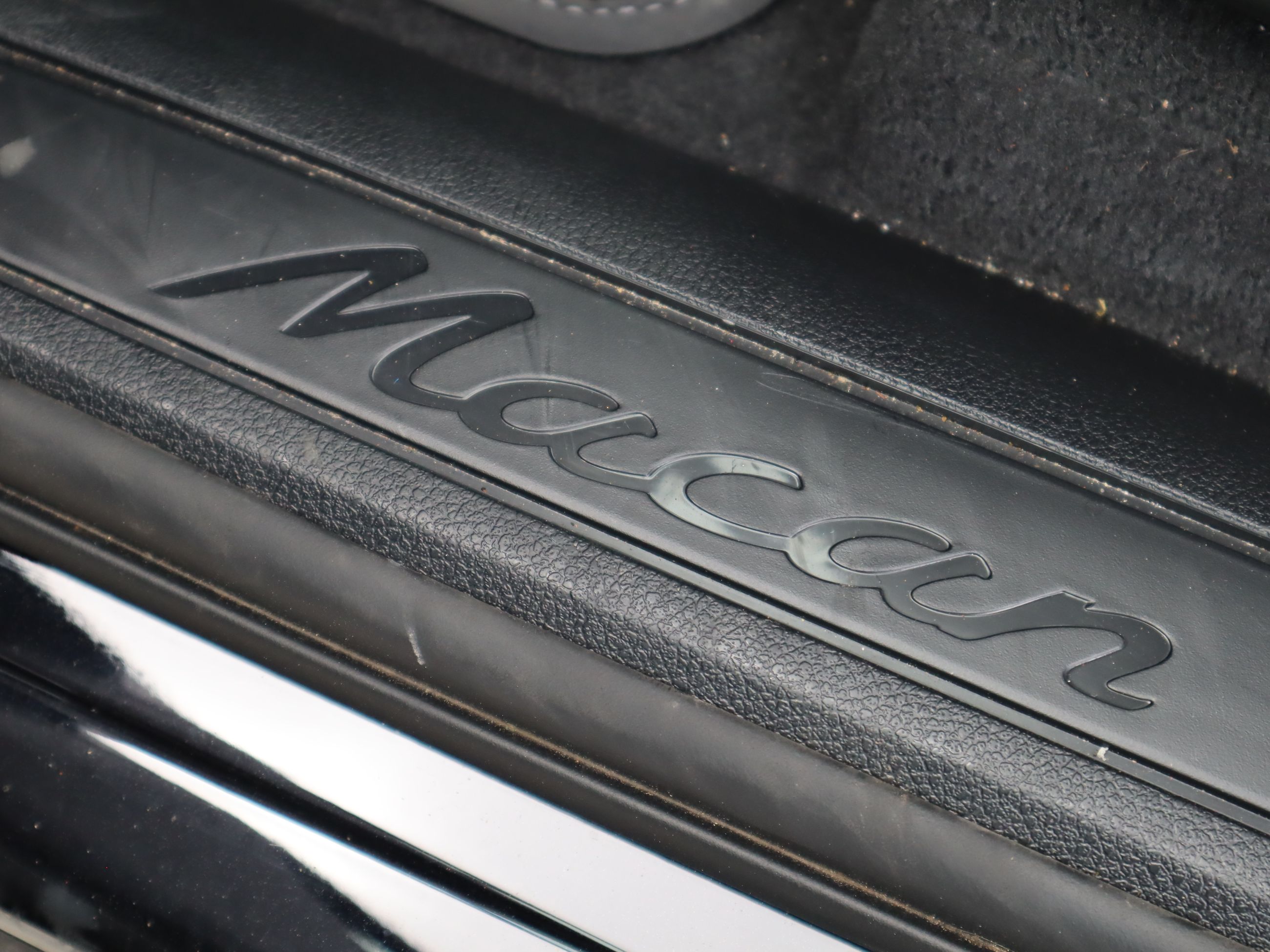 2025 Porsche Macan in Vancouver, British Columbia