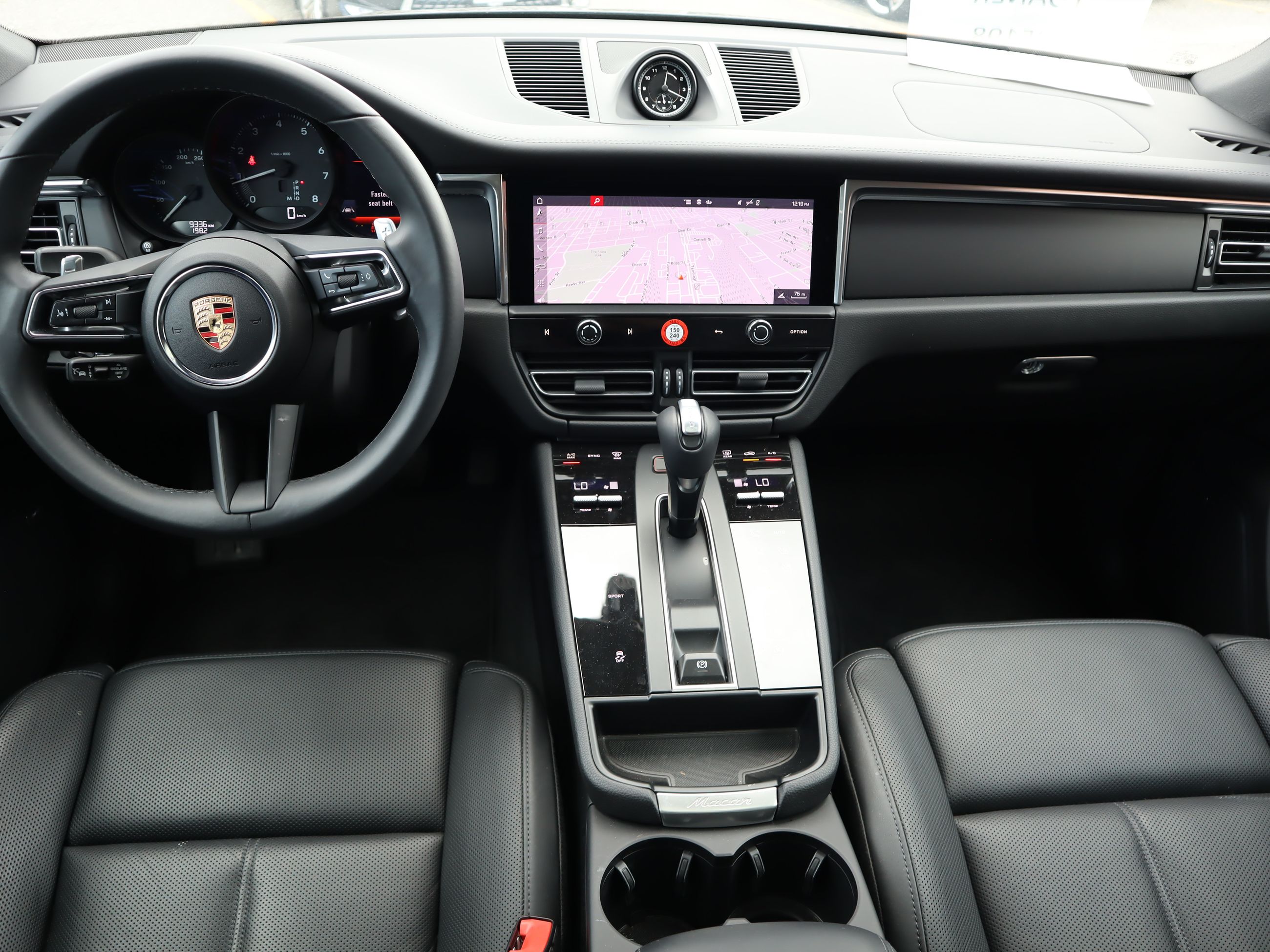 2025 Porsche Macan in Vancouver, British Columbia