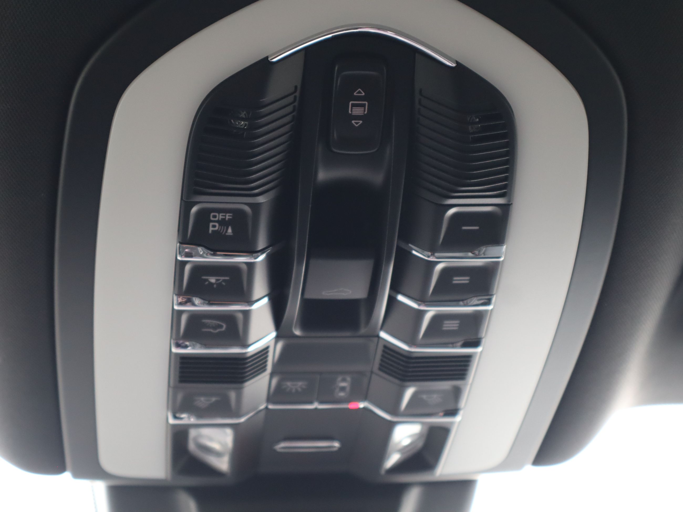 2025 Porsche Macan in Vancouver, British Columbia