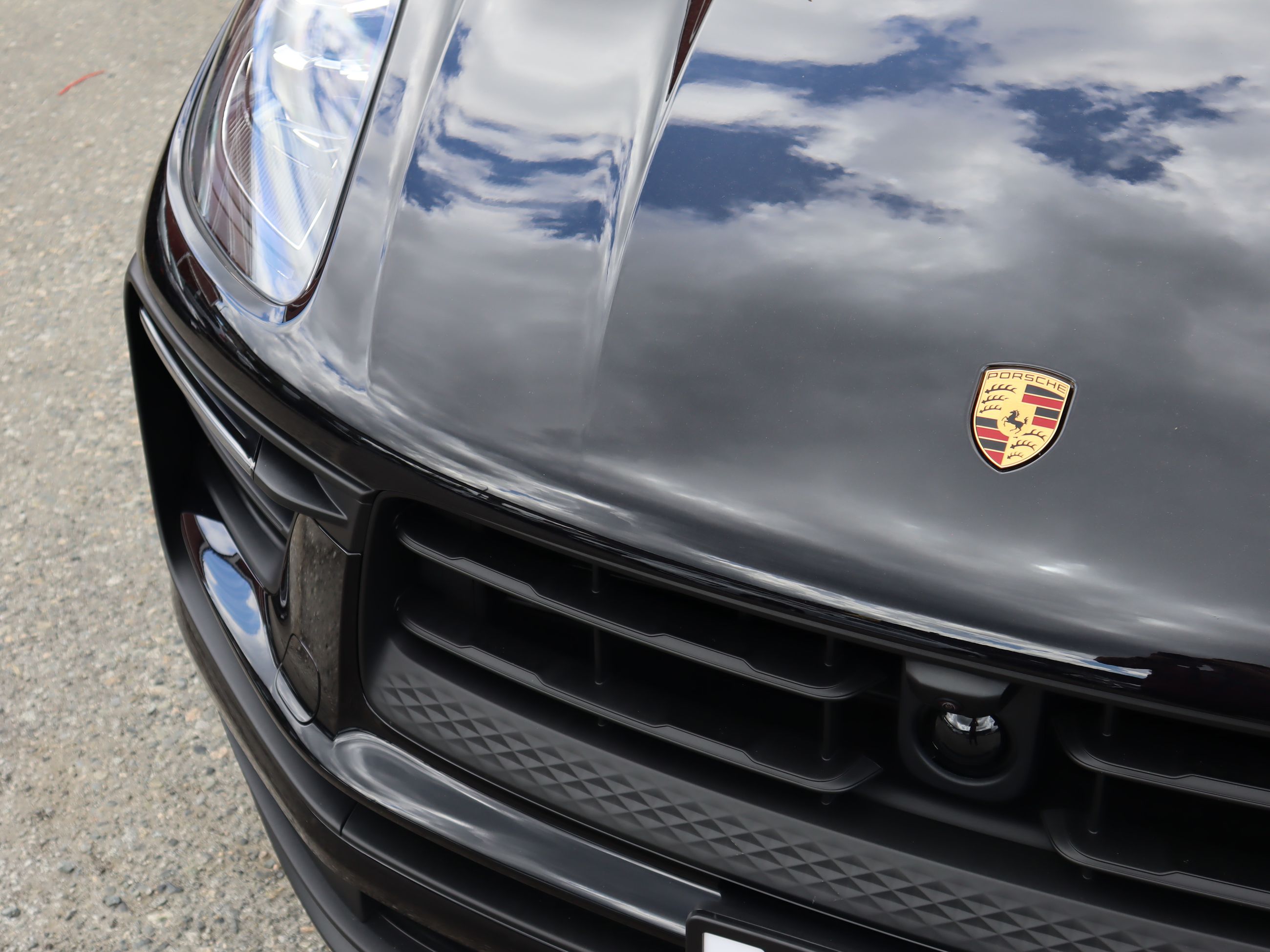 2025 Porsche Macan in Vancouver, British Columbia