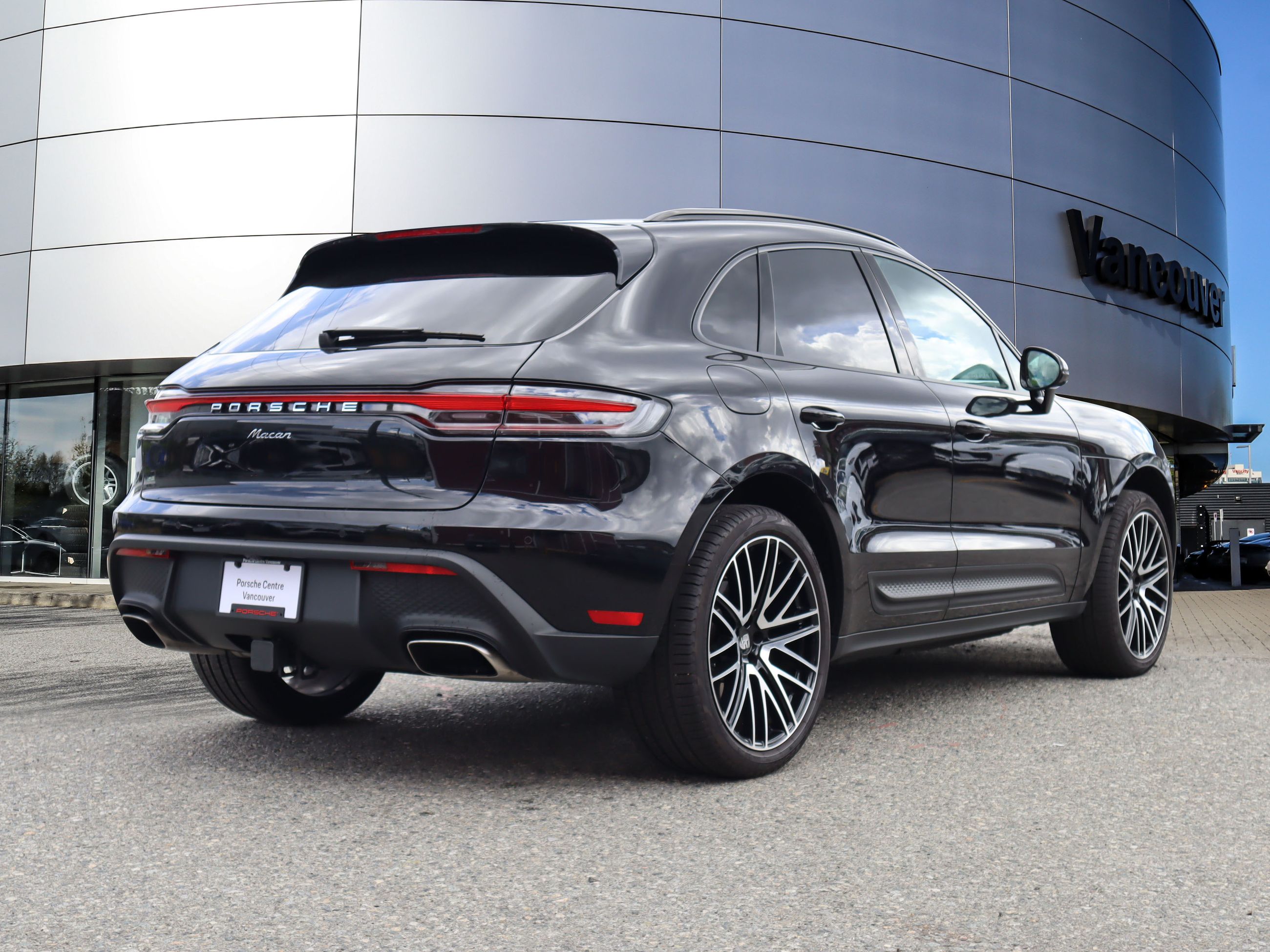 2025 Porsche Macan in Vancouver, British Columbia