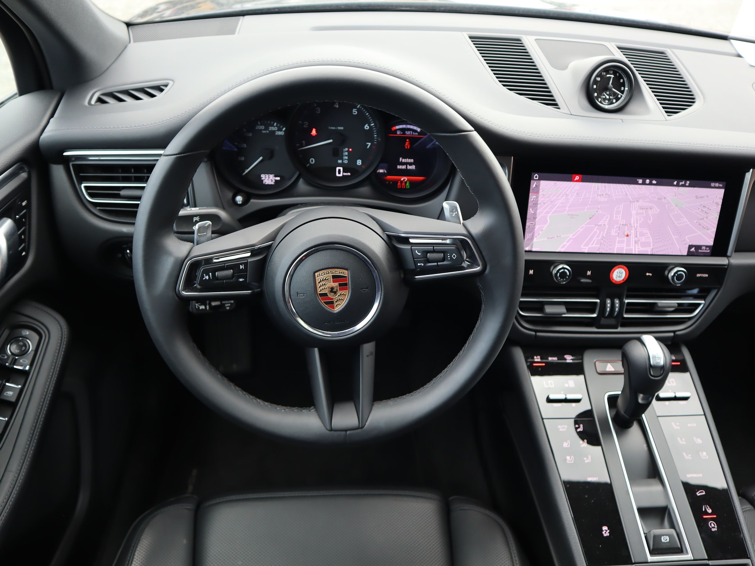 2025 Porsche Macan in Vancouver, British Columbia