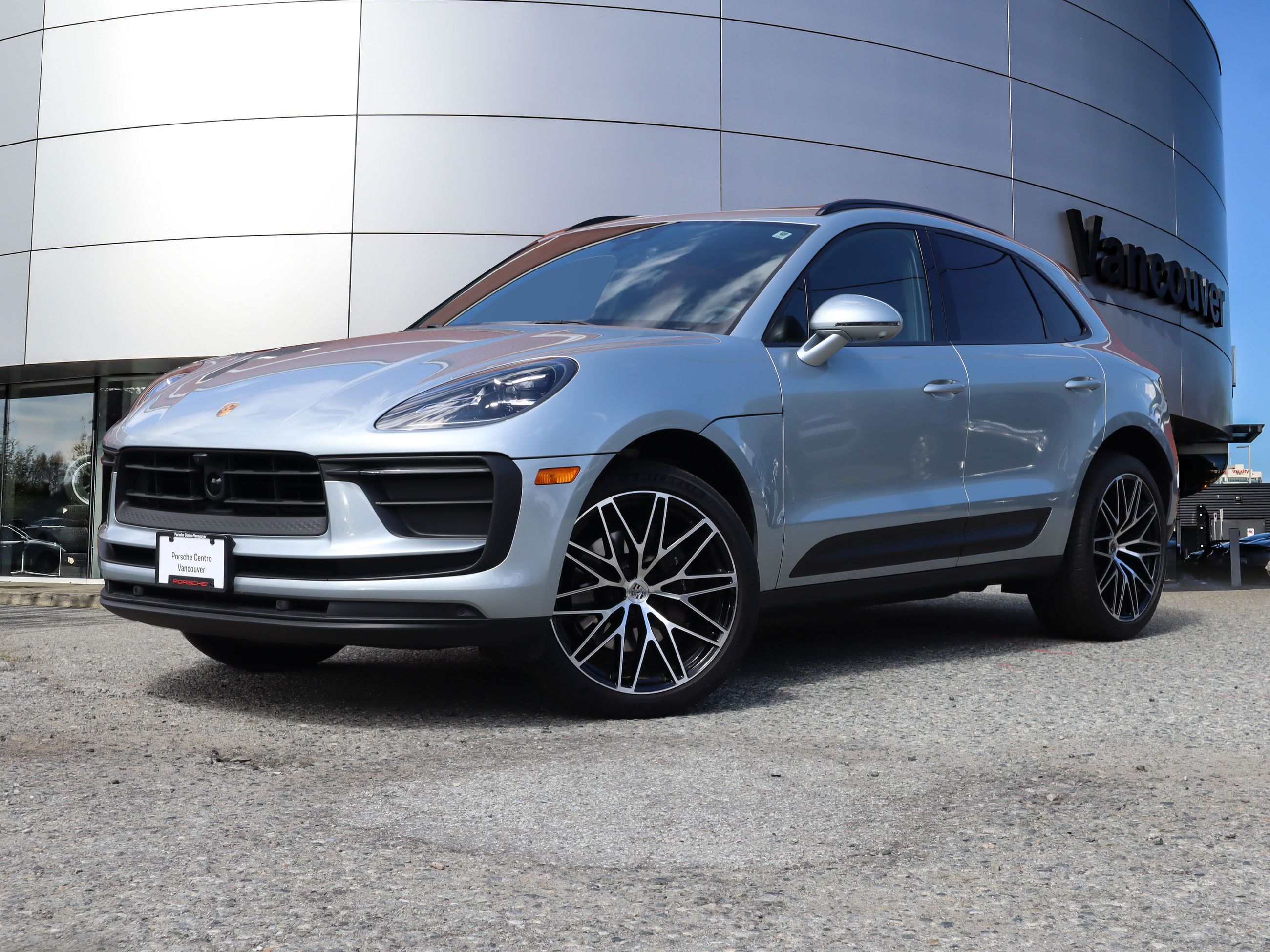 2025 Porsche Macan in Vancouver, British Columbia