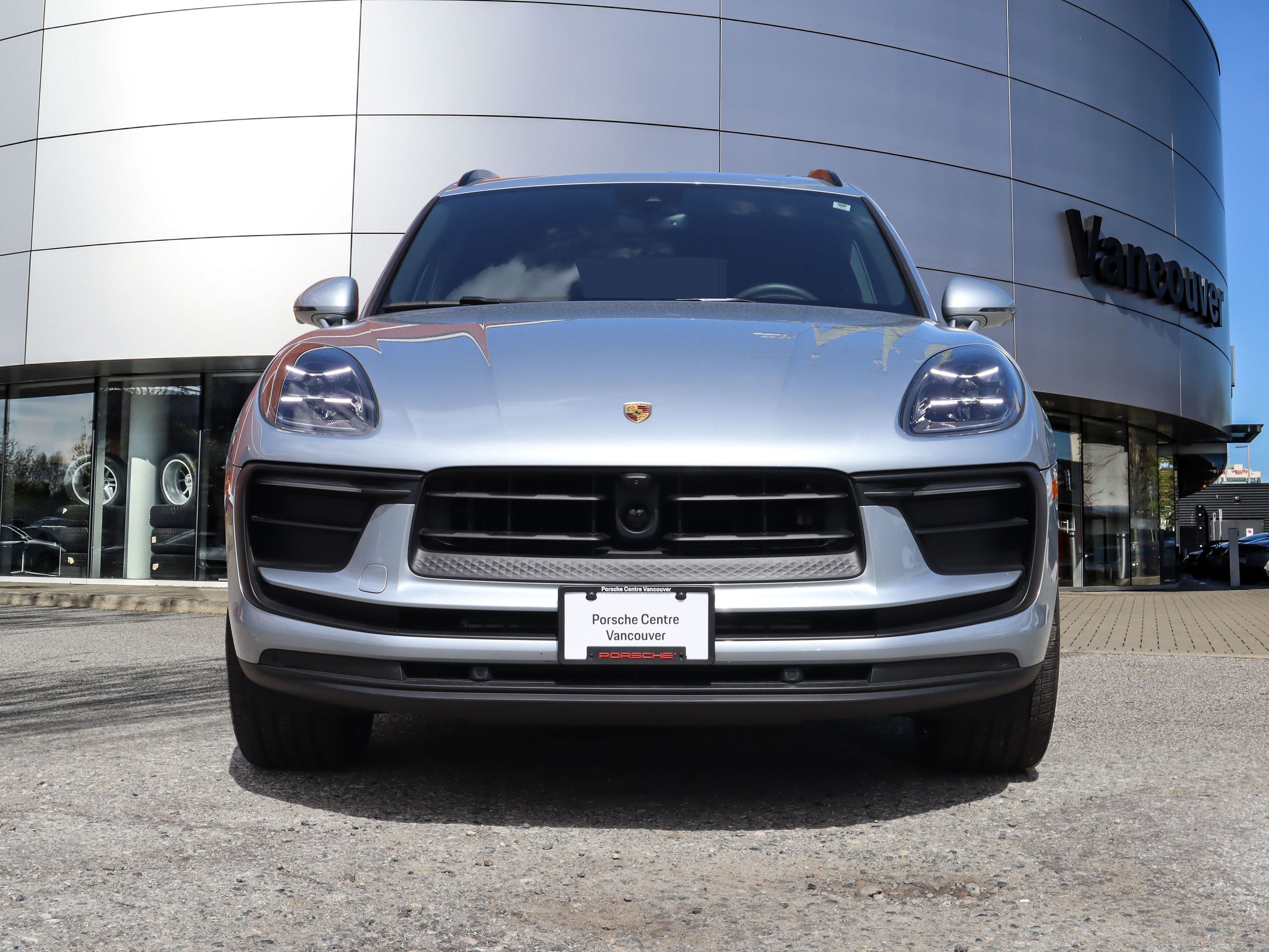 2025 Porsche Macan in Vancouver, British Columbia