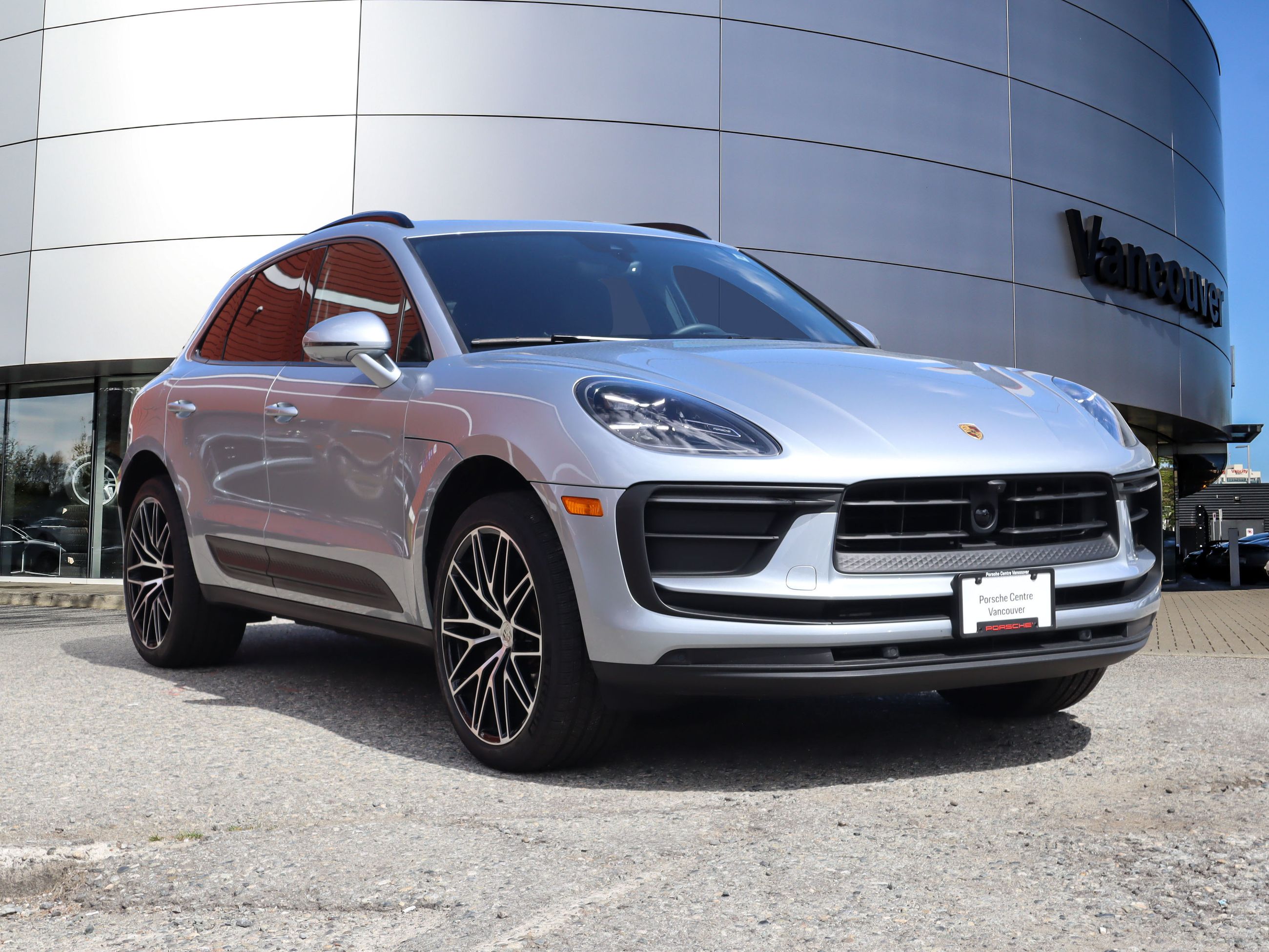 2025 Porsche Macan in Vancouver, British Columbia