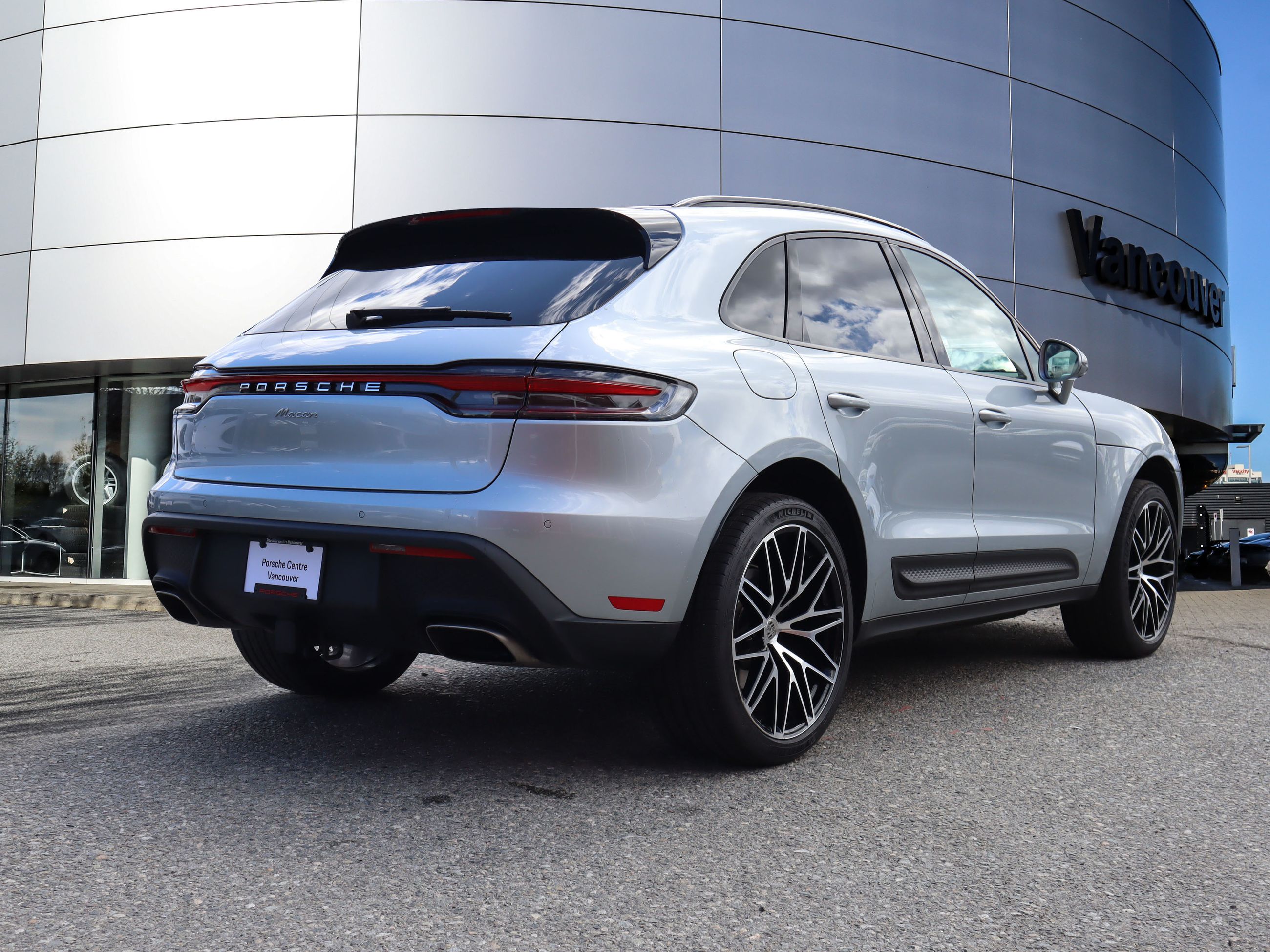 2025 Porsche Macan in Vancouver, British Columbia