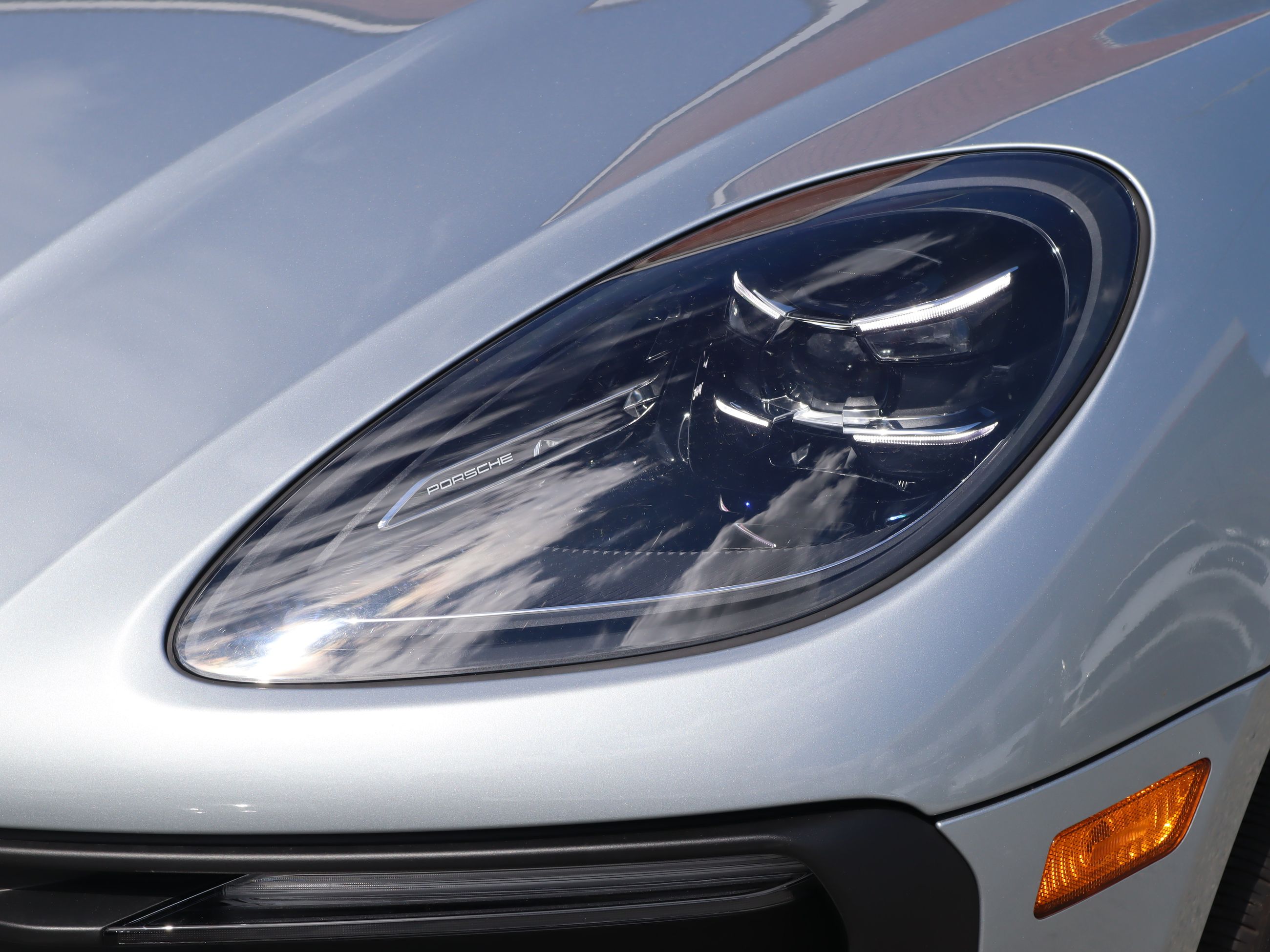 2025 Porsche Macan in Vancouver, British Columbia
