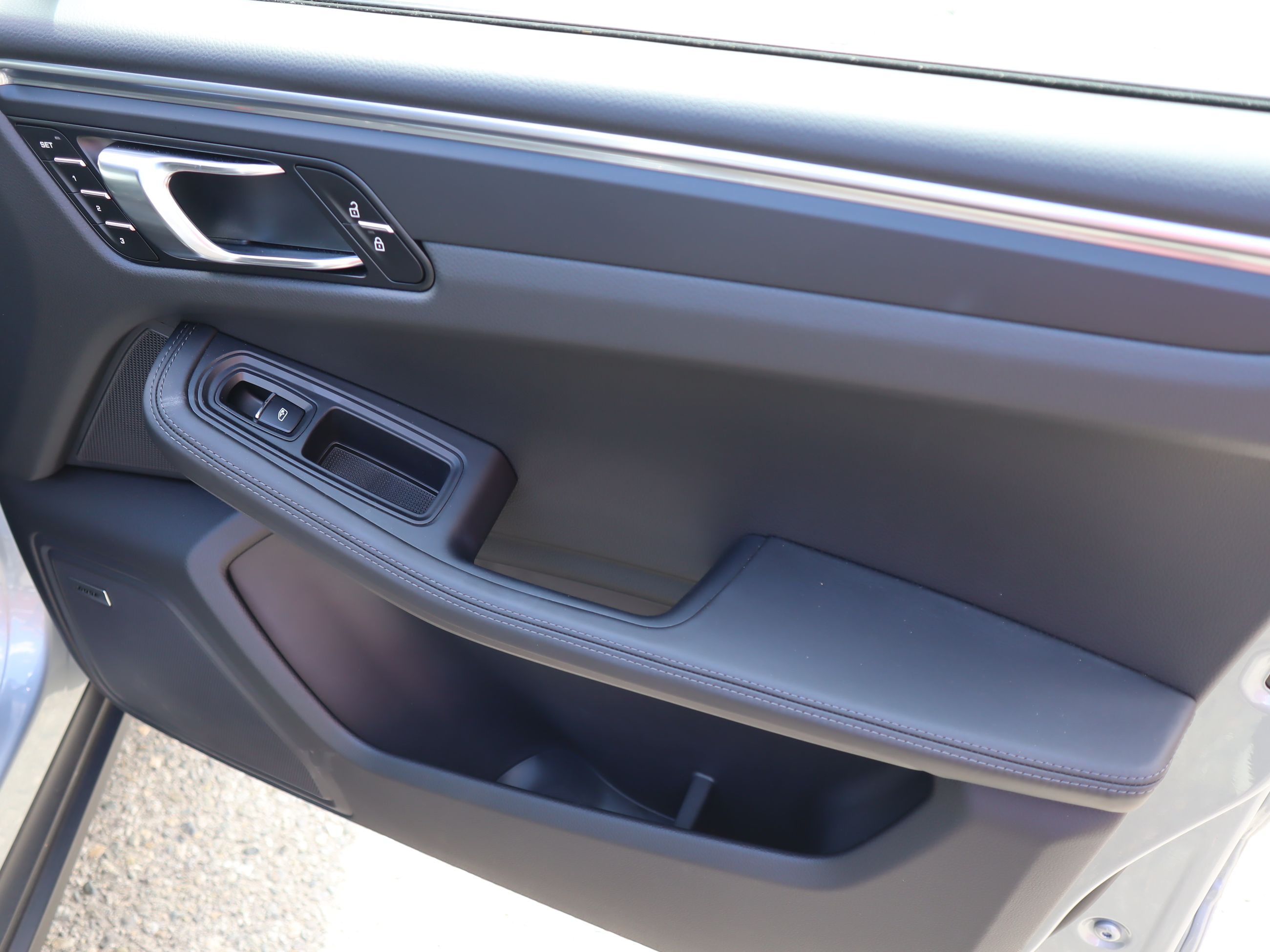 2025 Porsche Macan in Vancouver, British Columbia