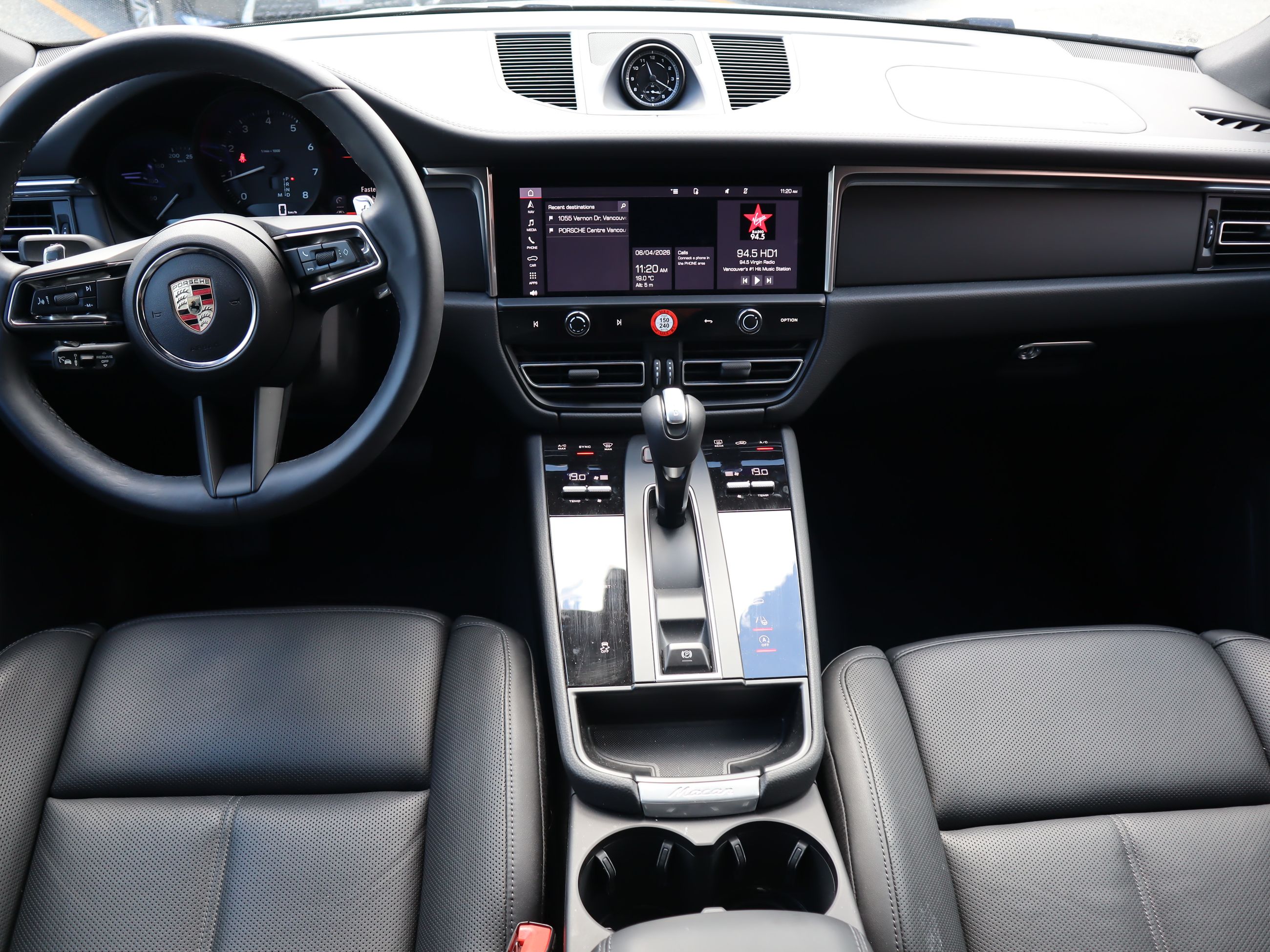 2025 Porsche Macan in Vancouver, British Columbia