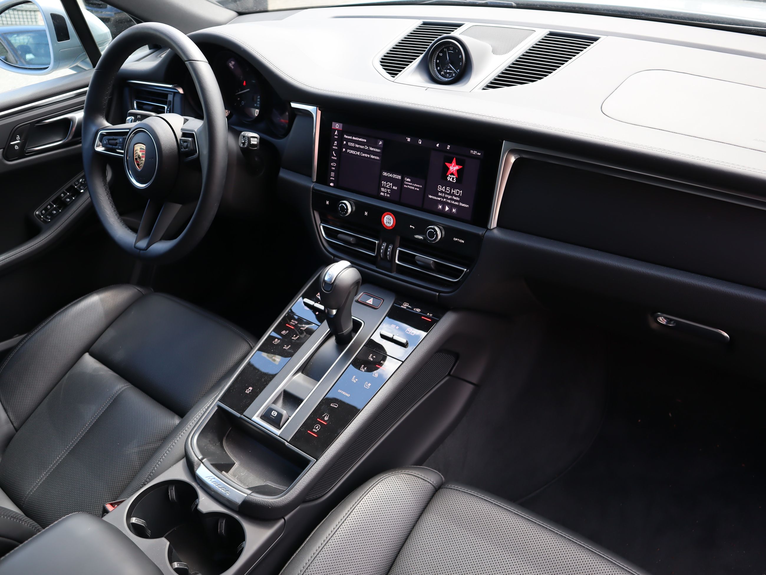 2025 Porsche Macan in Vancouver, British Columbia