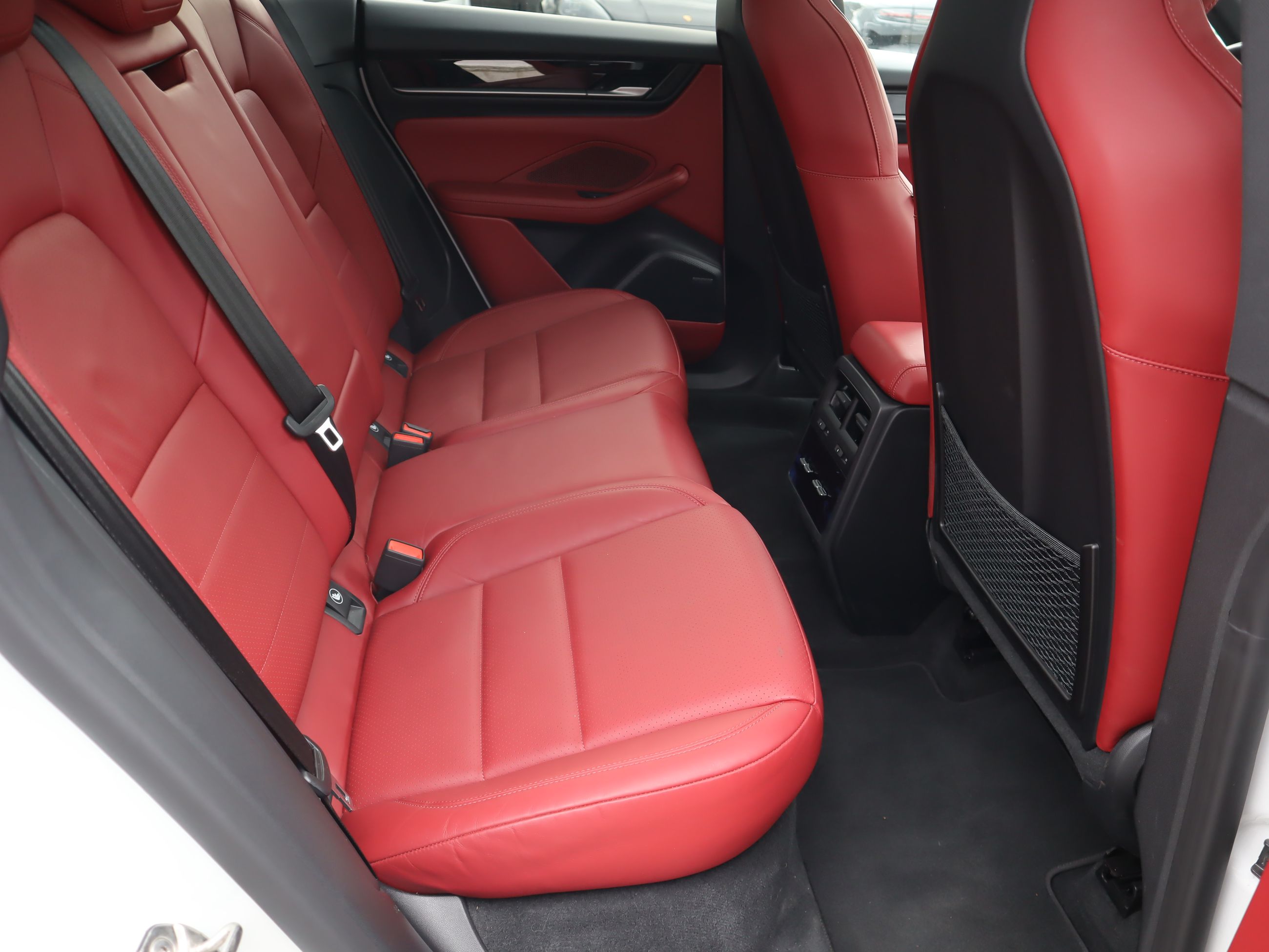 Porsche Macan  2025 à Vancouver, Colombie-Britannique