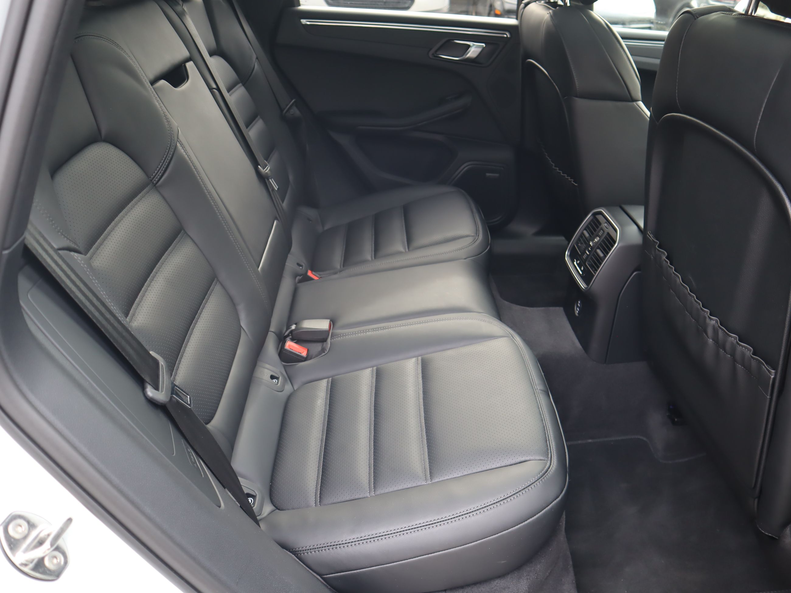 2026 Porsche Macan in Vancouver, British Columbia