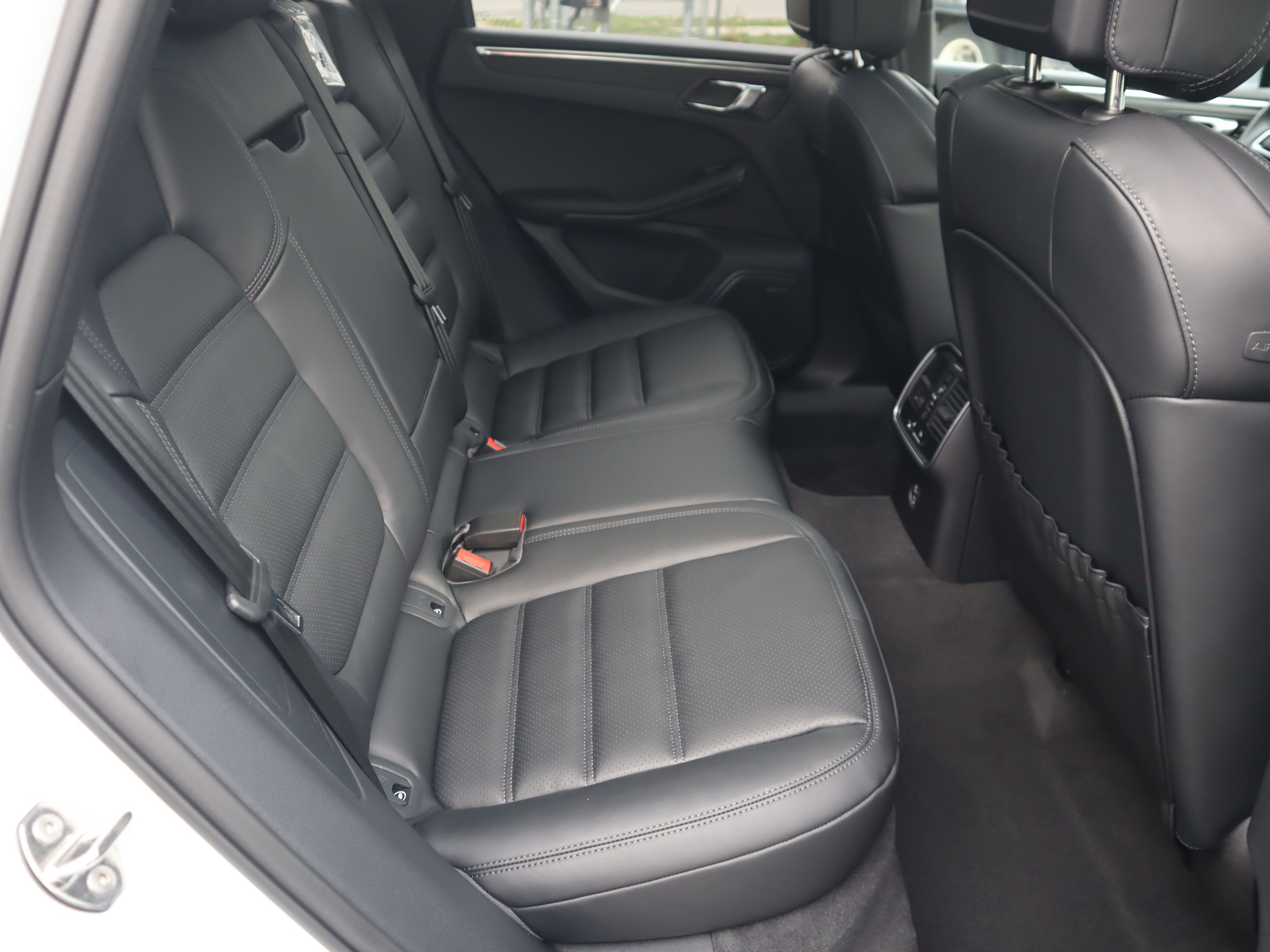 2026 Porsche Macan in Vancouver, British Columbia