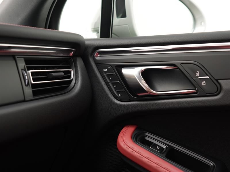 2026 Porsche Macan in Vancouver, British Columbia