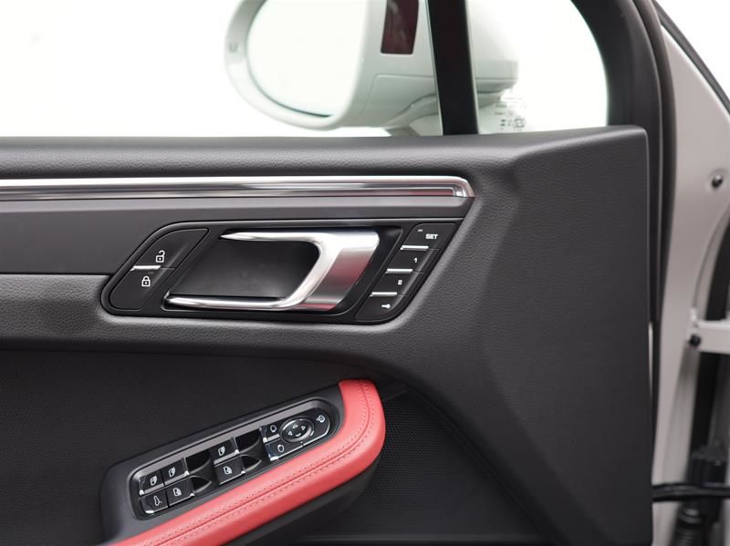 2026 Porsche Macan in Vancouver, British Columbia