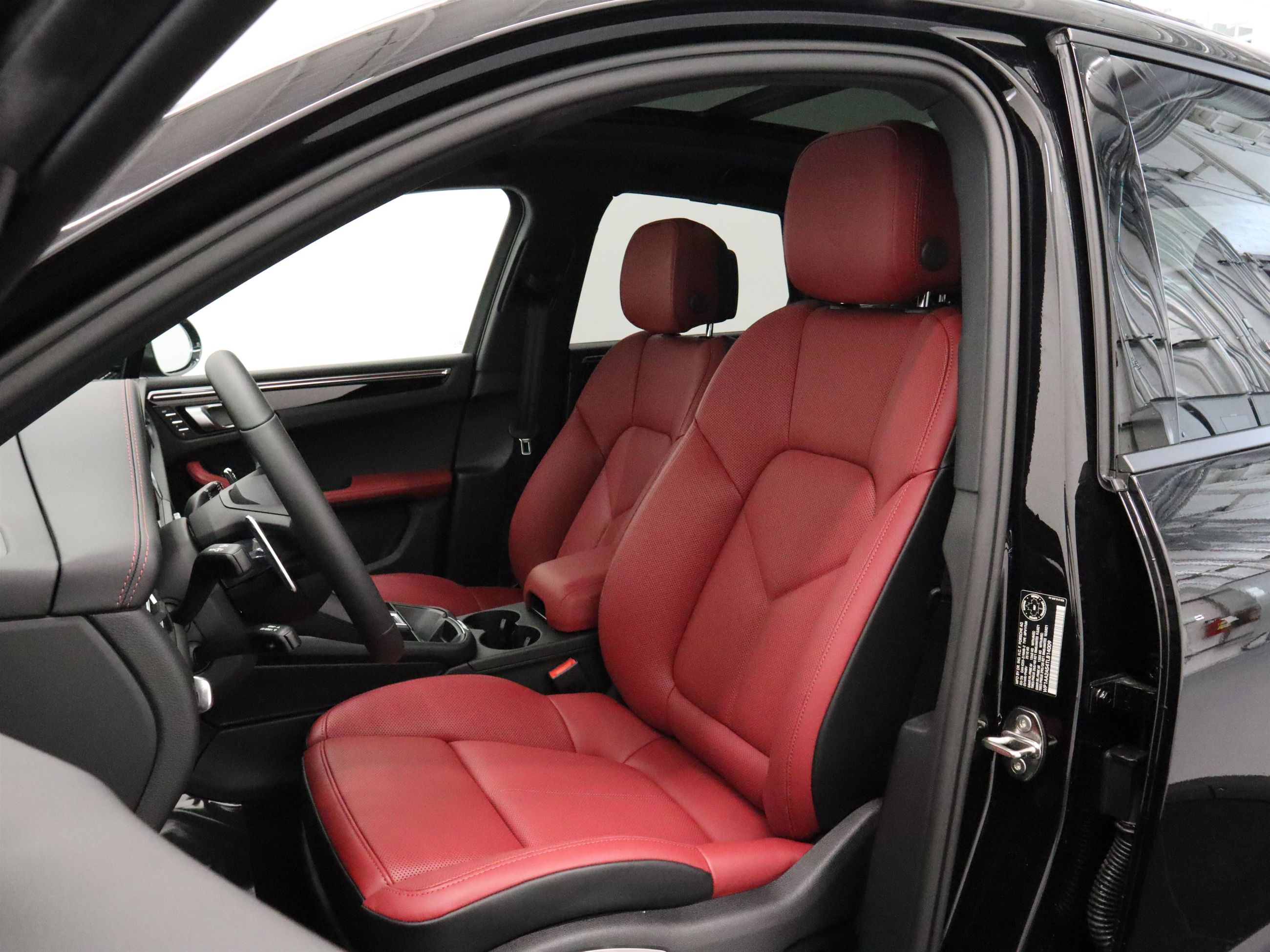 2026 Porsche Macan in Vancouver, British Columbia
