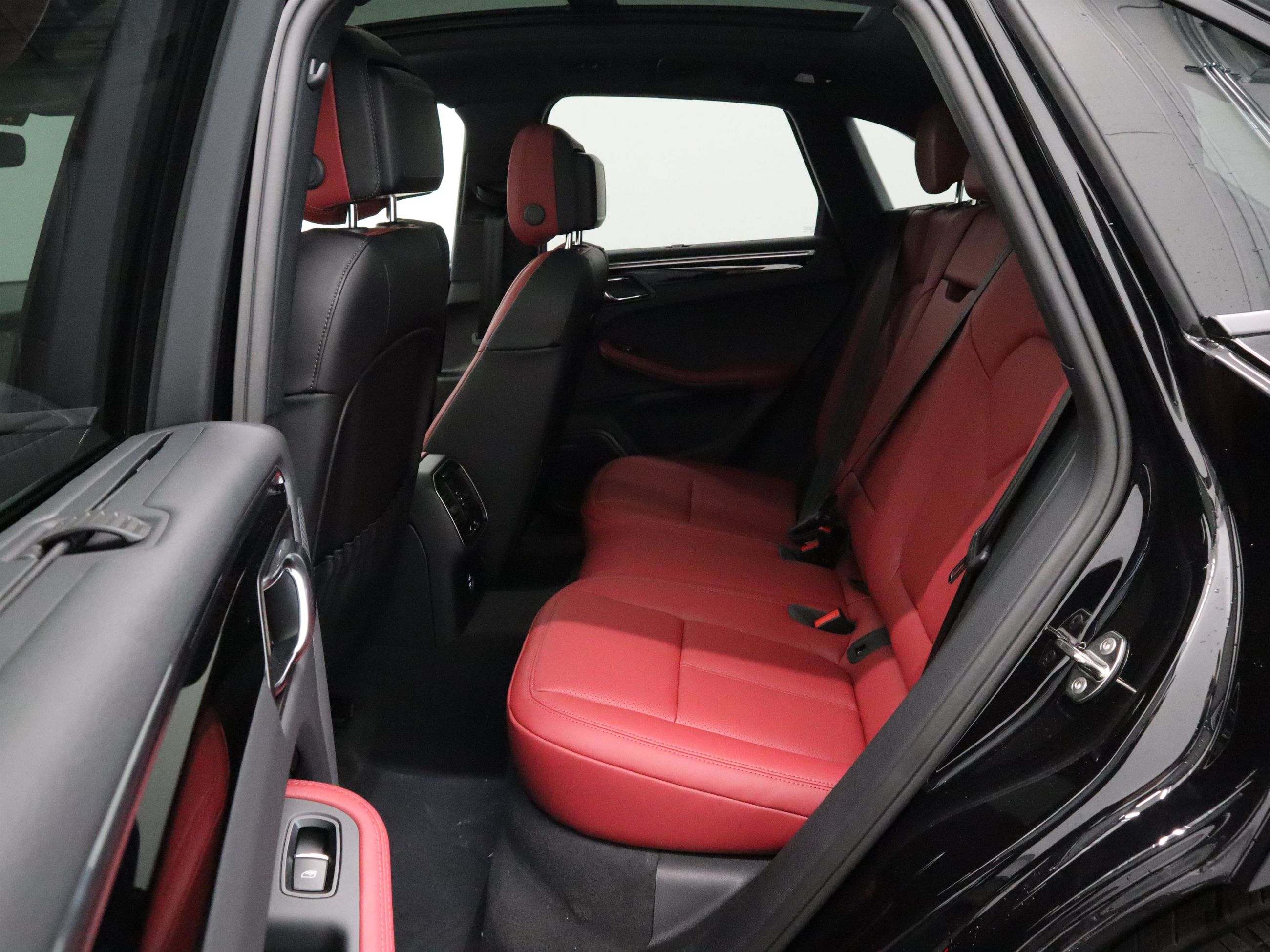 2026 Porsche Macan in Vancouver, British Columbia