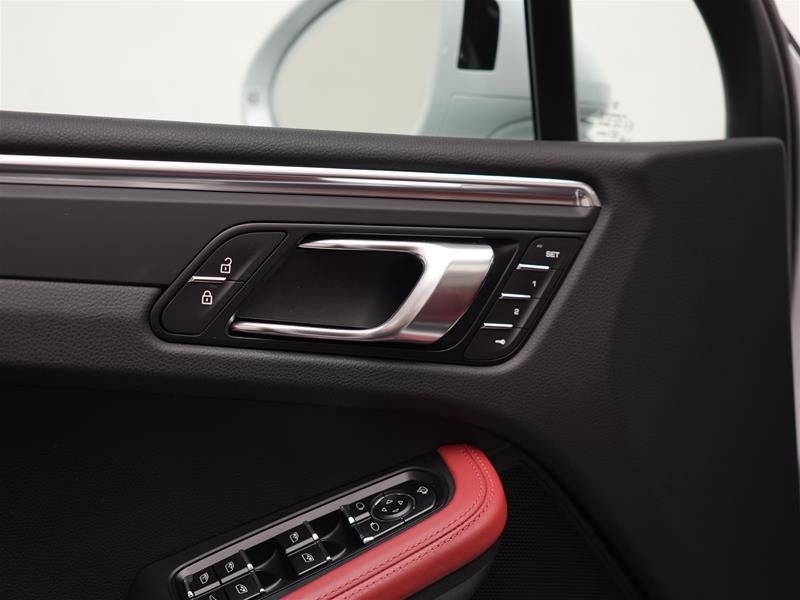 2026 Porsche Macan in Vancouver, British Columbia