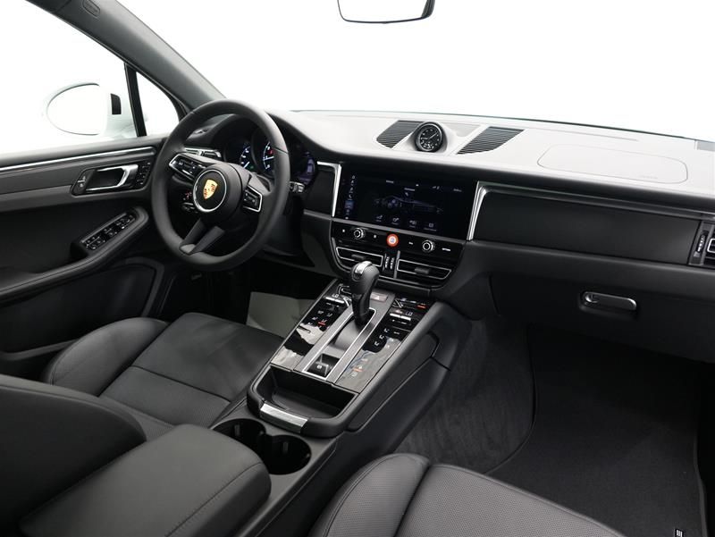 2026 Porsche Macan in Vancouver, British Columbia