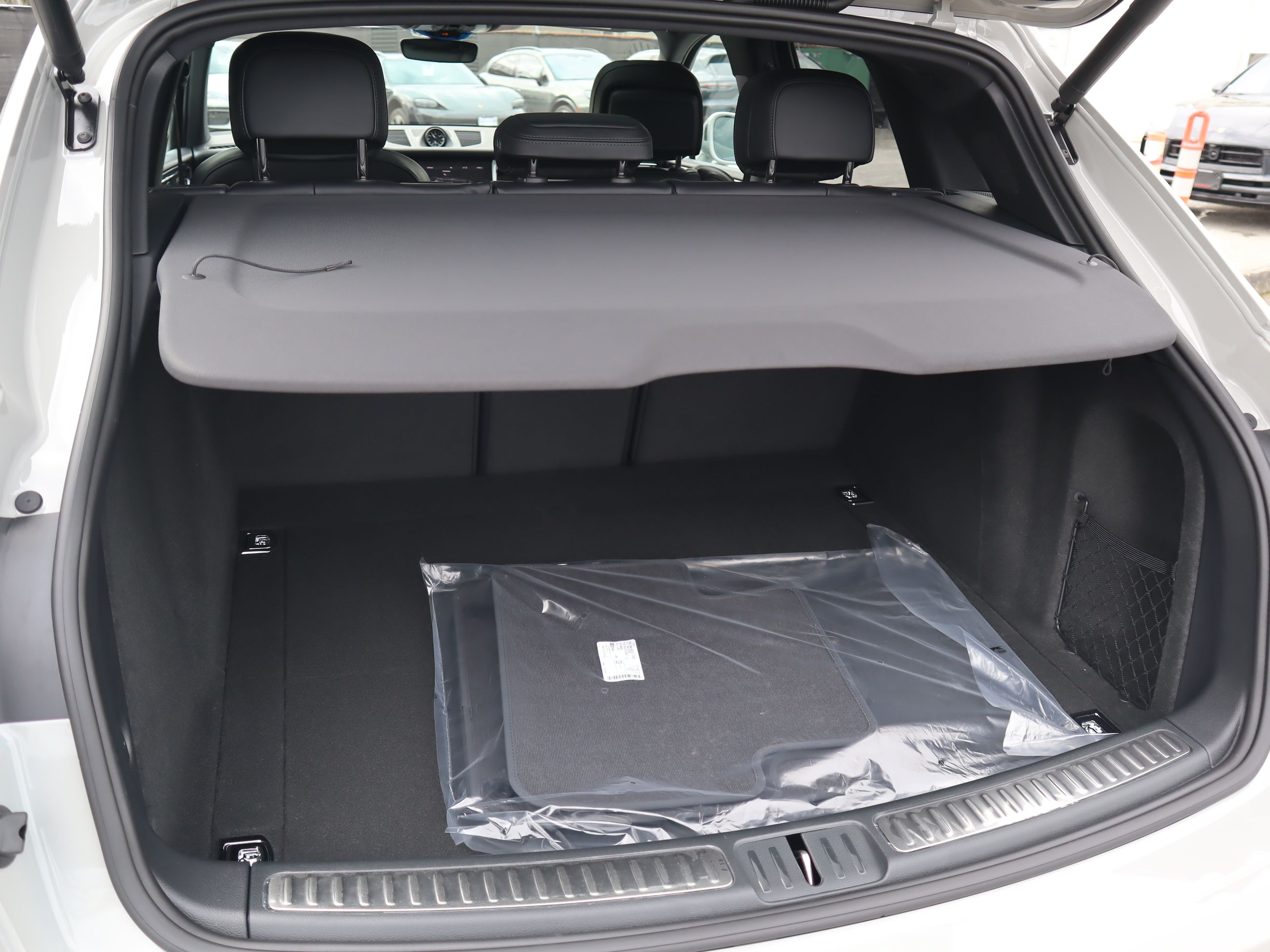 2026 Porsche Macan in Vancouver, British Columbia