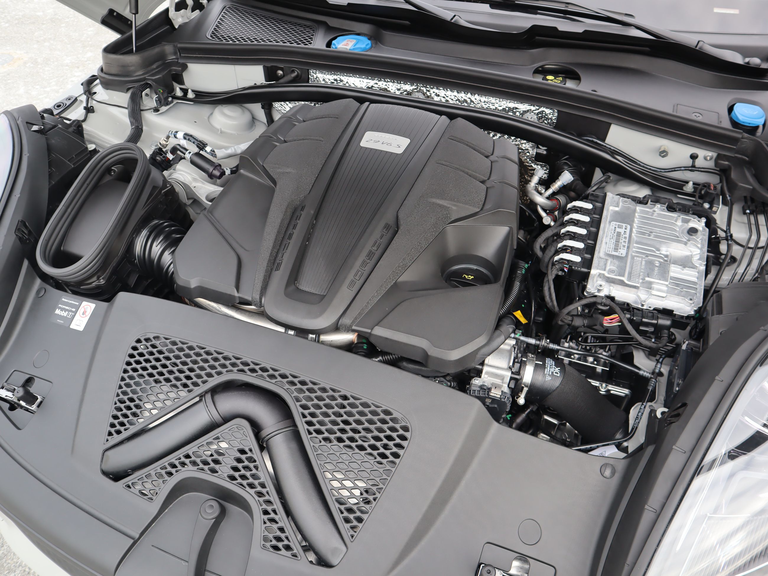 2026 Porsche Macan in Vancouver, British Columbia
