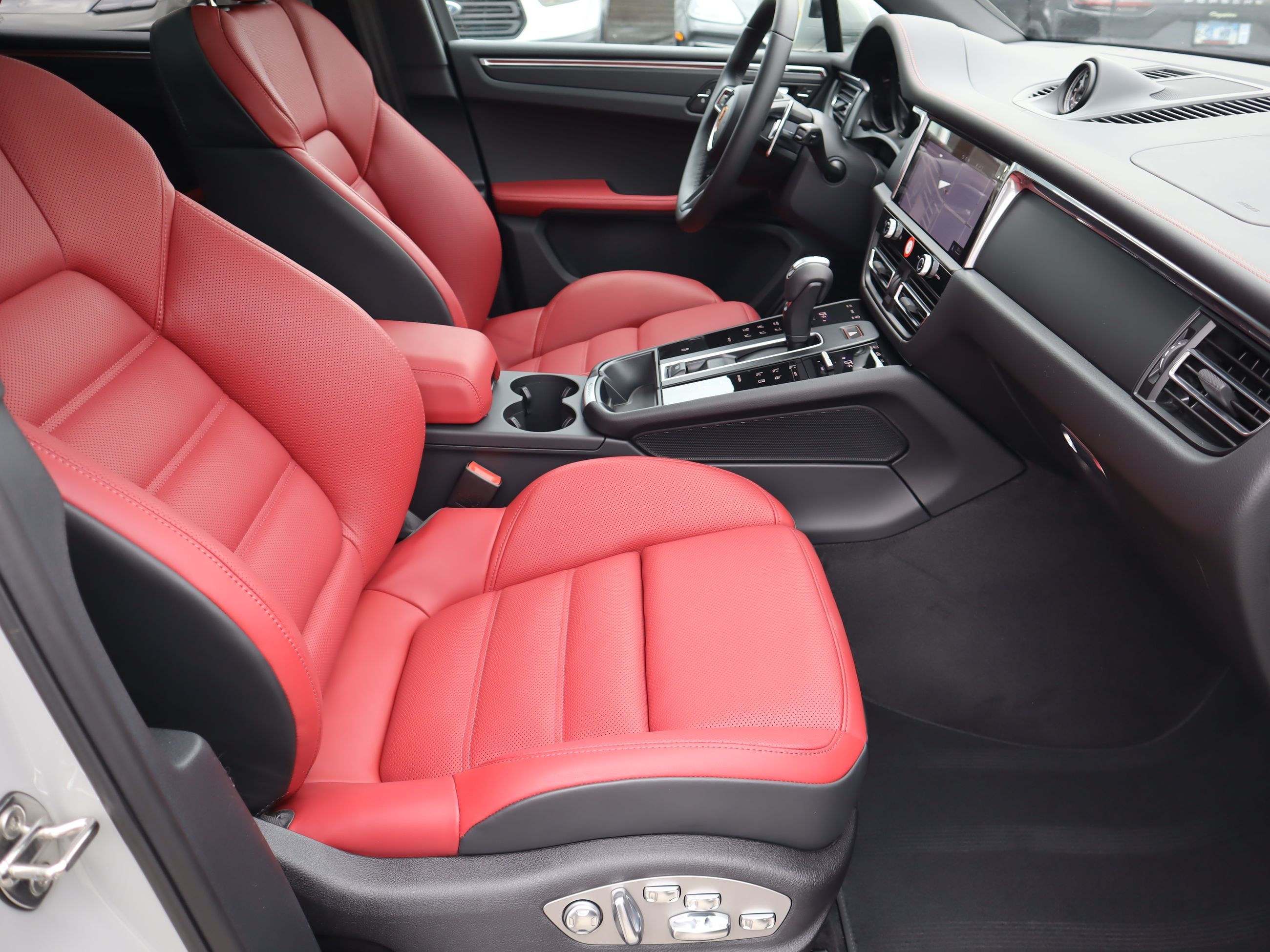 2026 Porsche Macan in Vancouver, British Columbia