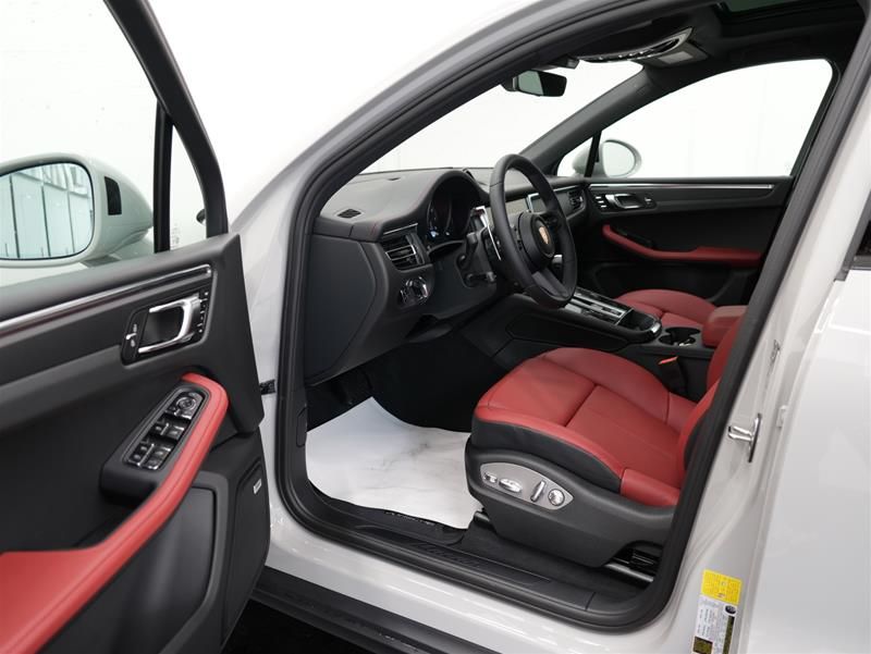 2026 Porsche Macan in Vancouver, British Columbia