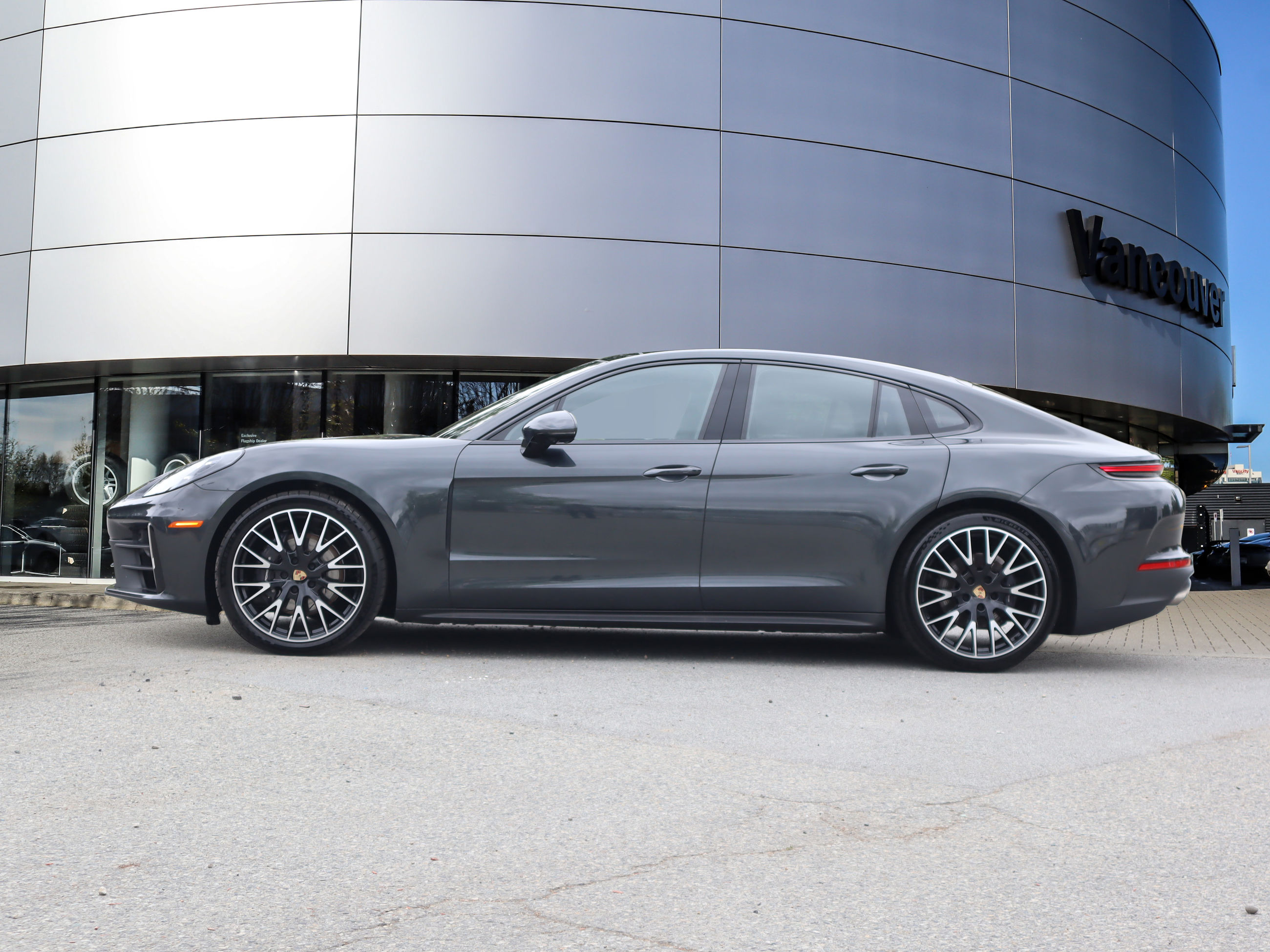 Porsche Panamera  2024 à Vancouver, Colombie-Britannique