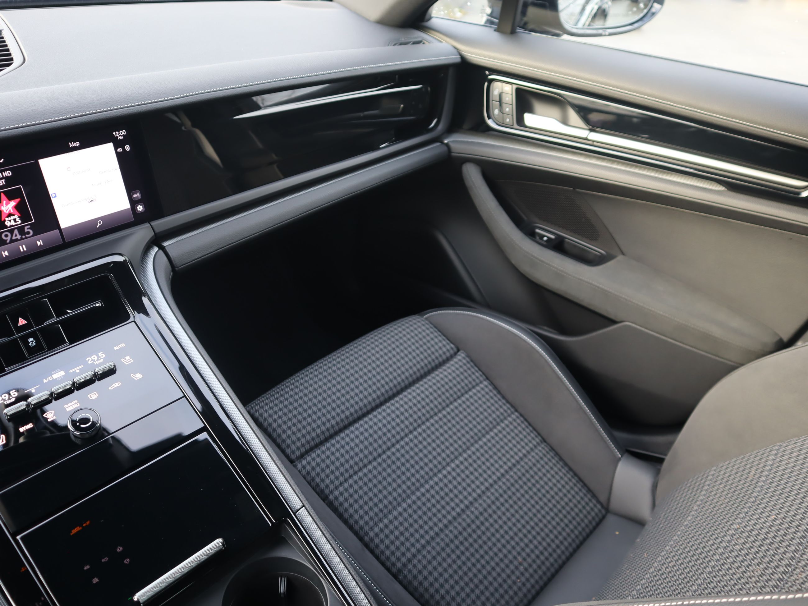 2025 Porsche Panamera in Vancouver, British Columbia