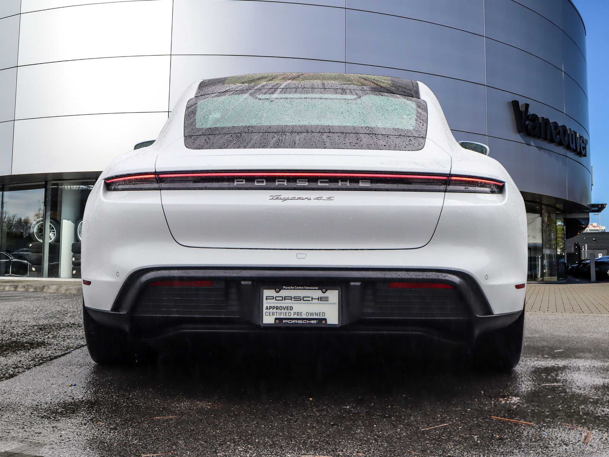 Porsche Taycan  2020 à Vancouver, Colombie-Britannique