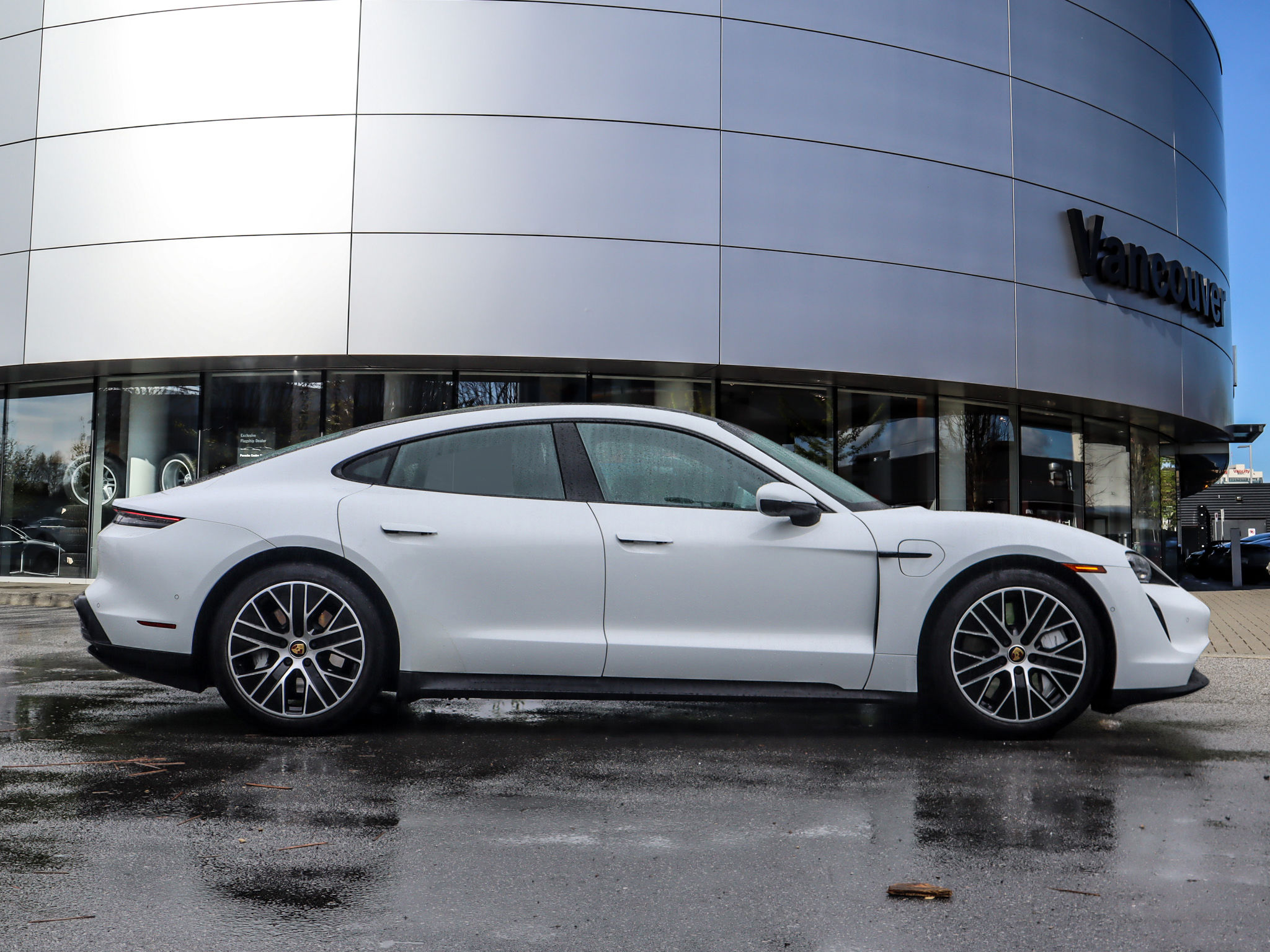 Porsche Taycan  2020 à Vancouver, Colombie-Britannique