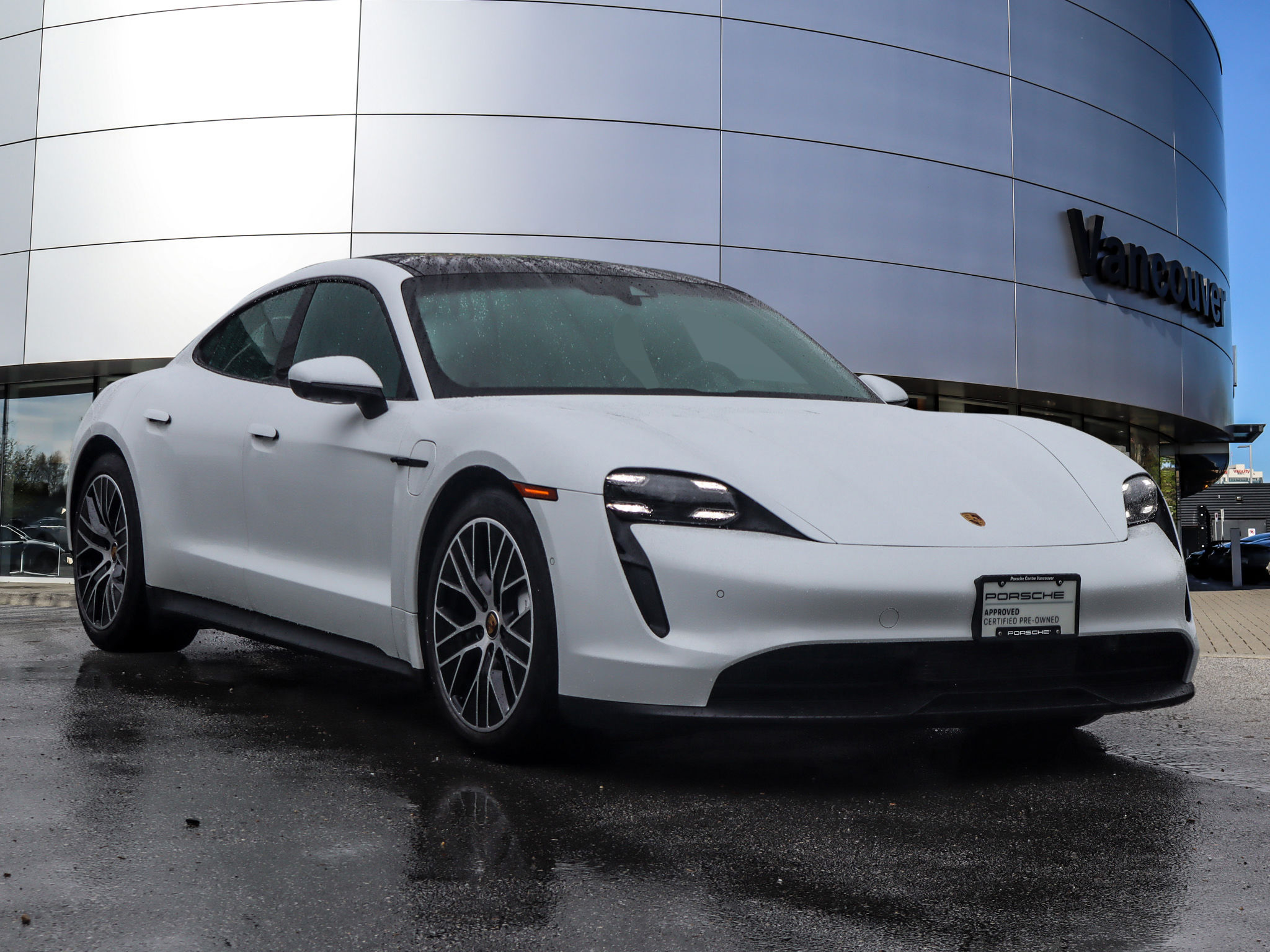 Porsche Taycan  2020 à Vancouver, Colombie-Britannique