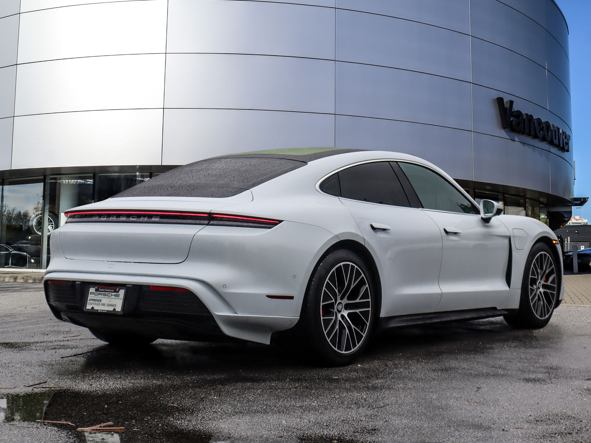 Porsche Taycan  2020 à Vancouver, Colombie-Britannique