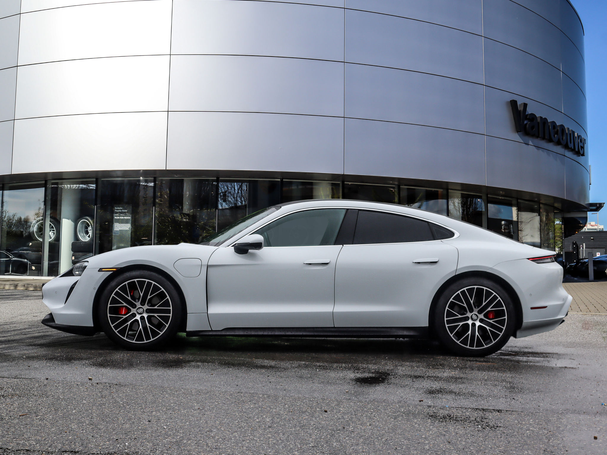 Porsche Taycan  2020 à Vancouver, Colombie-Britannique