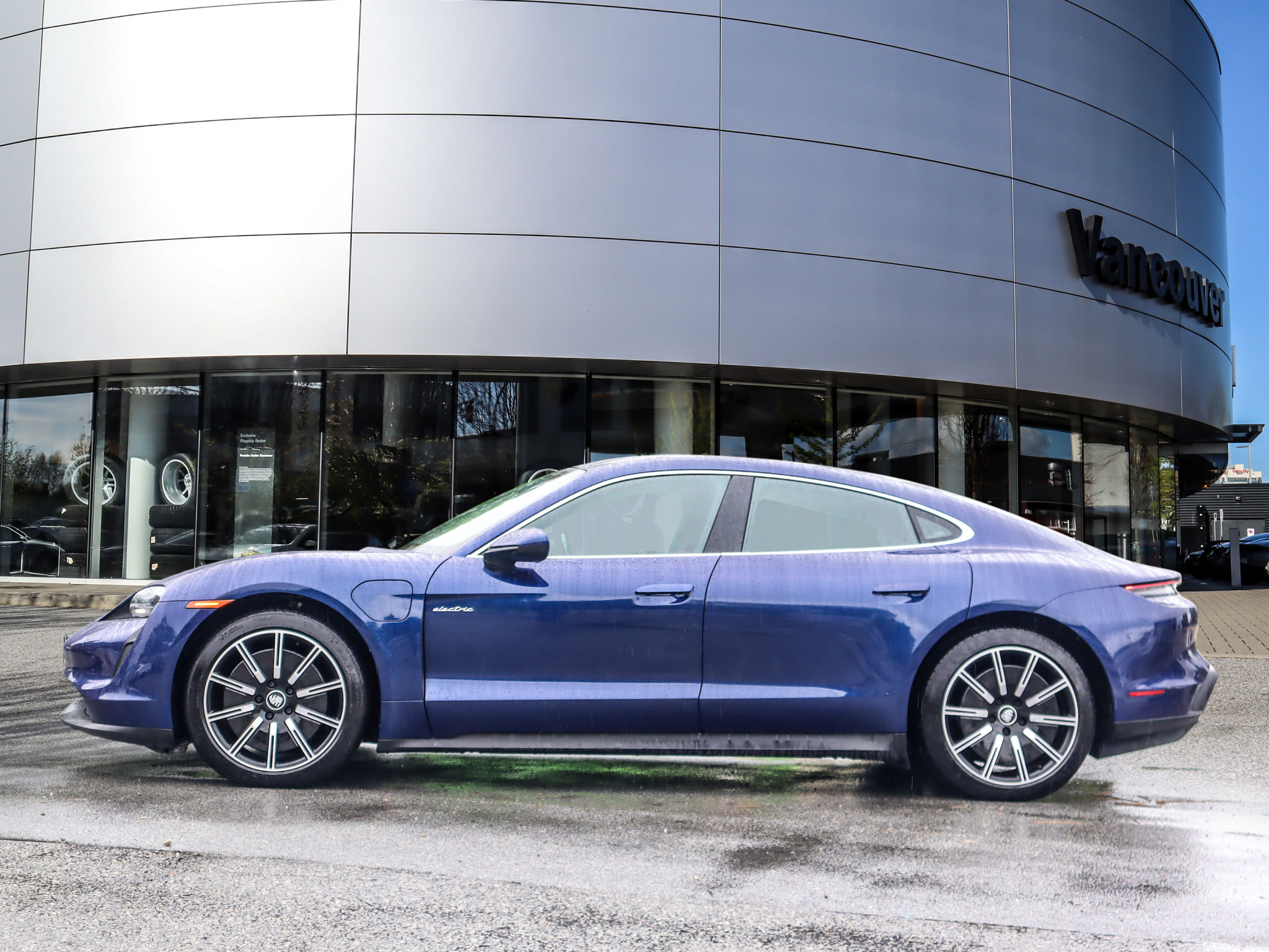 Porsche Taycan  2020 à Vancouver, Colombie-Britannique