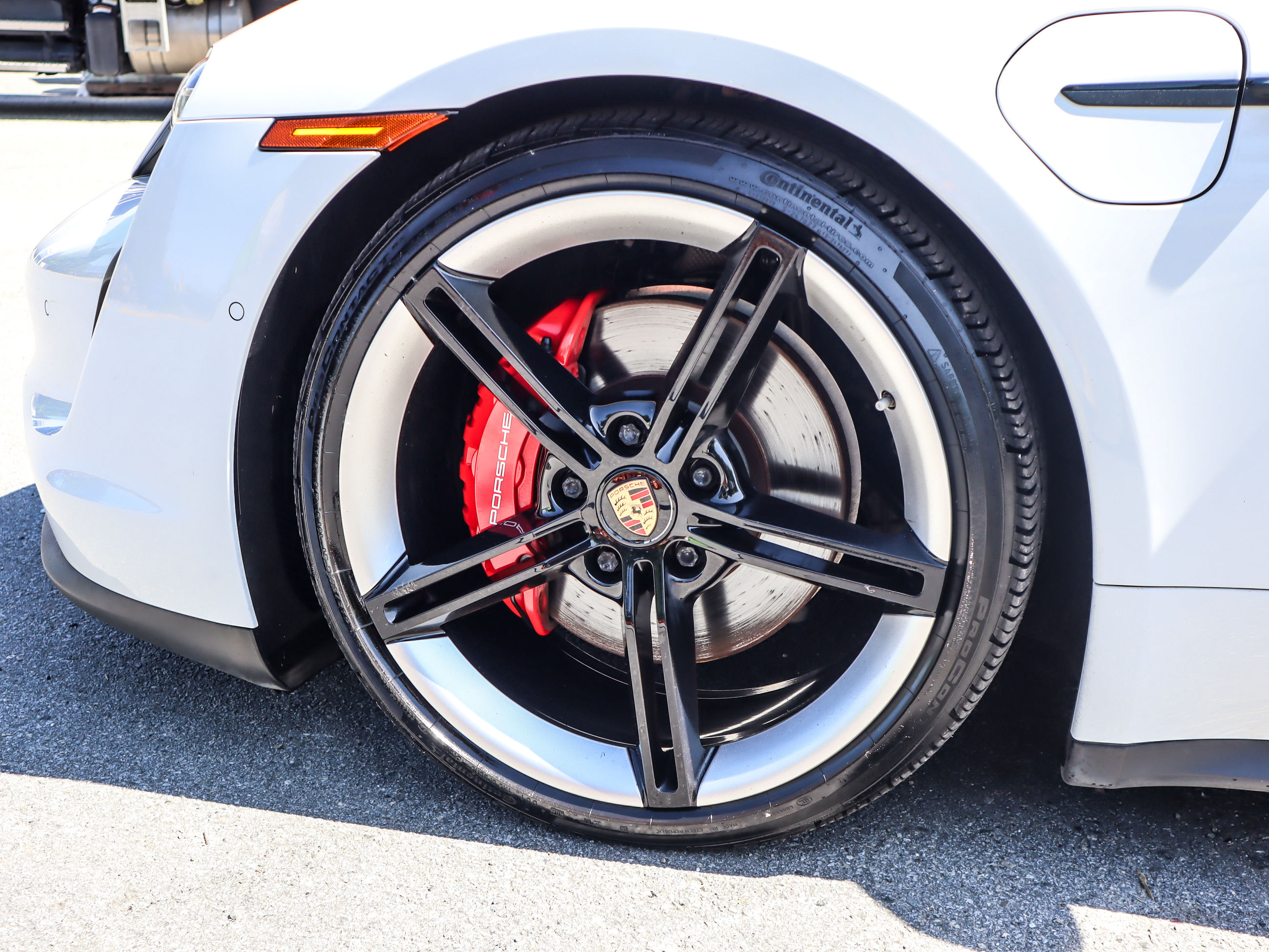 Porsche Taycan  2020 à Vancouver, Colombie-Britannique