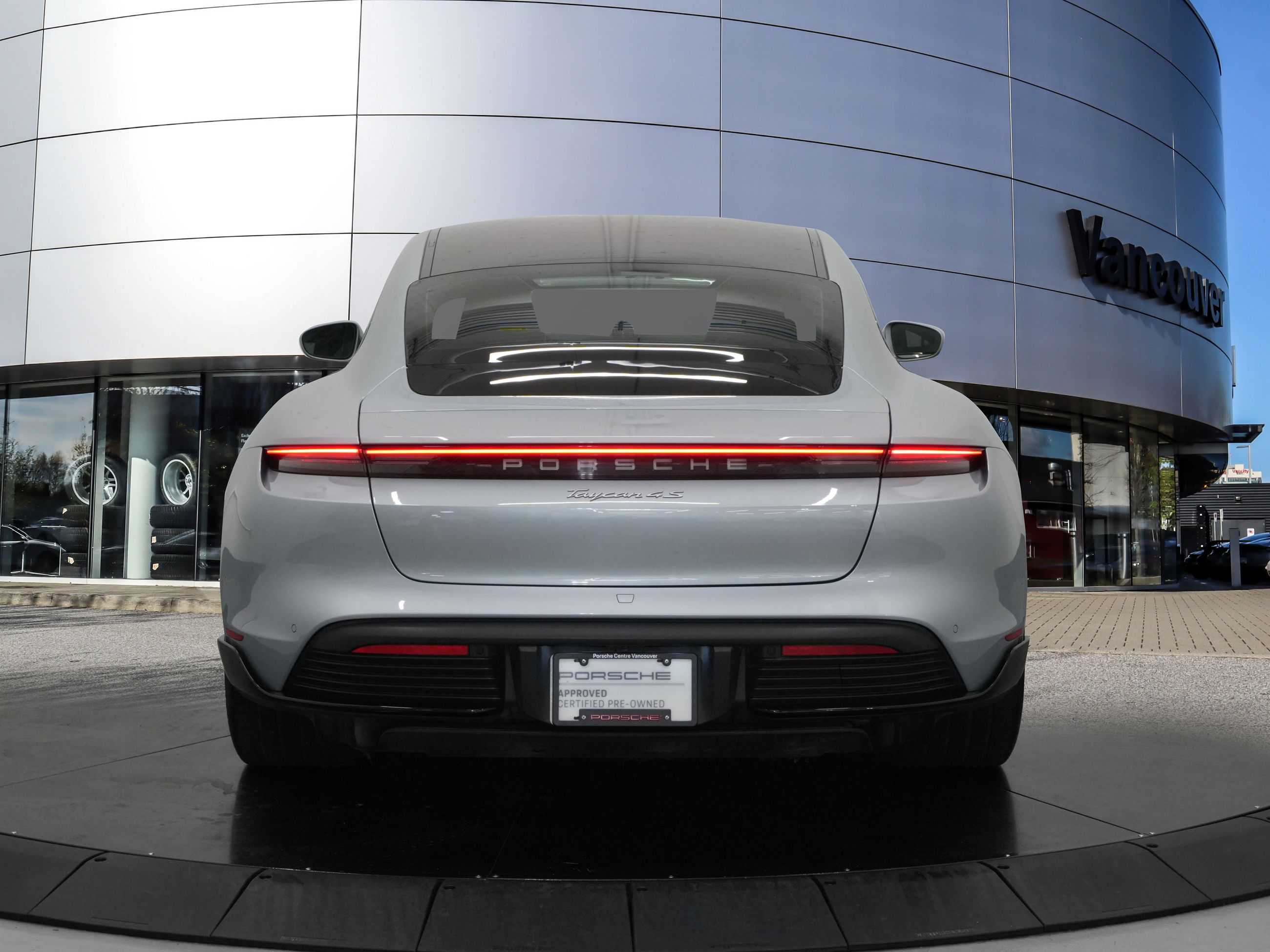 Porsche Taycan  2020 à Vancouver, Colombie-Britannique