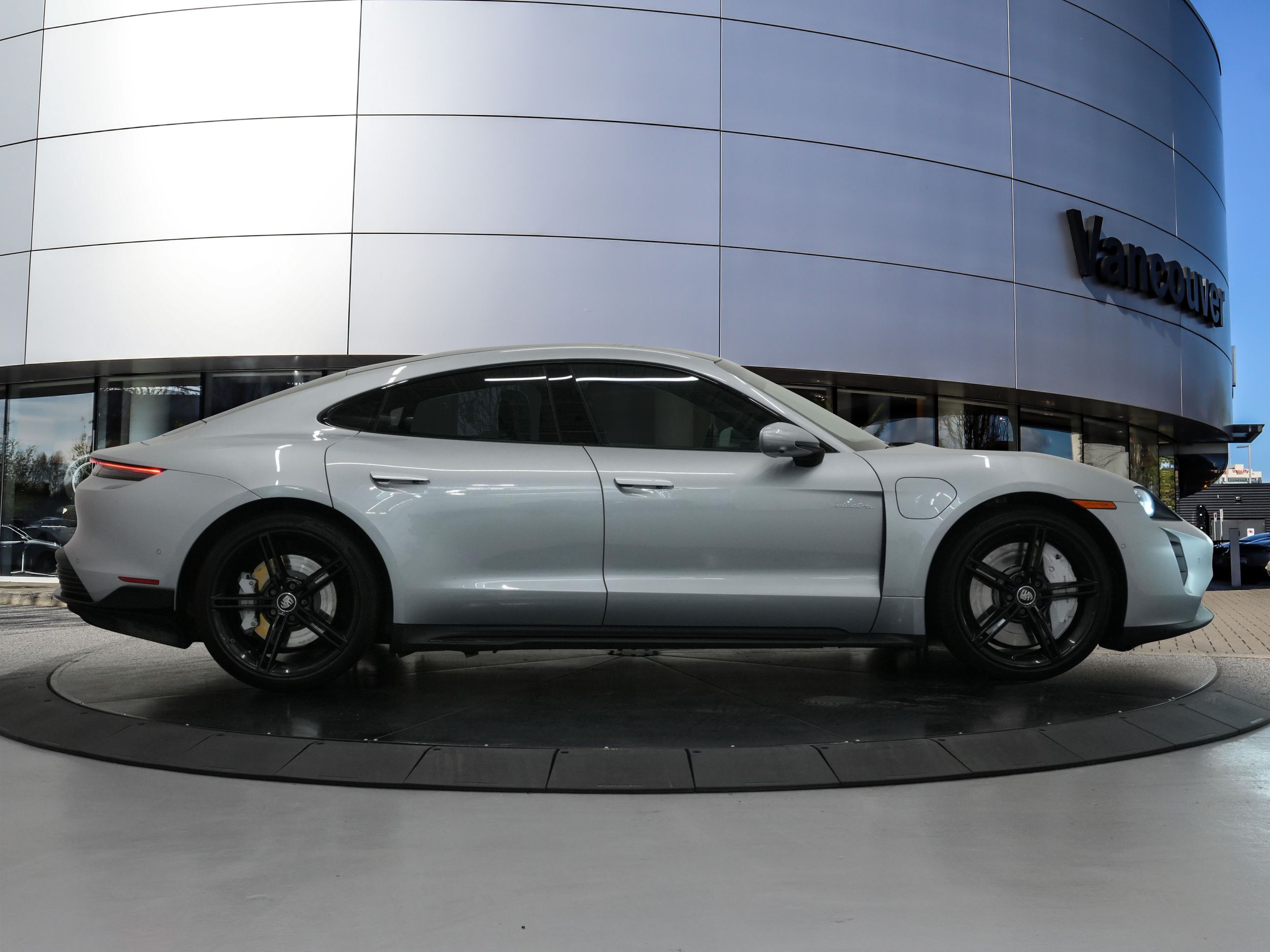 Porsche Taycan  2020 à Vancouver, Colombie-Britannique