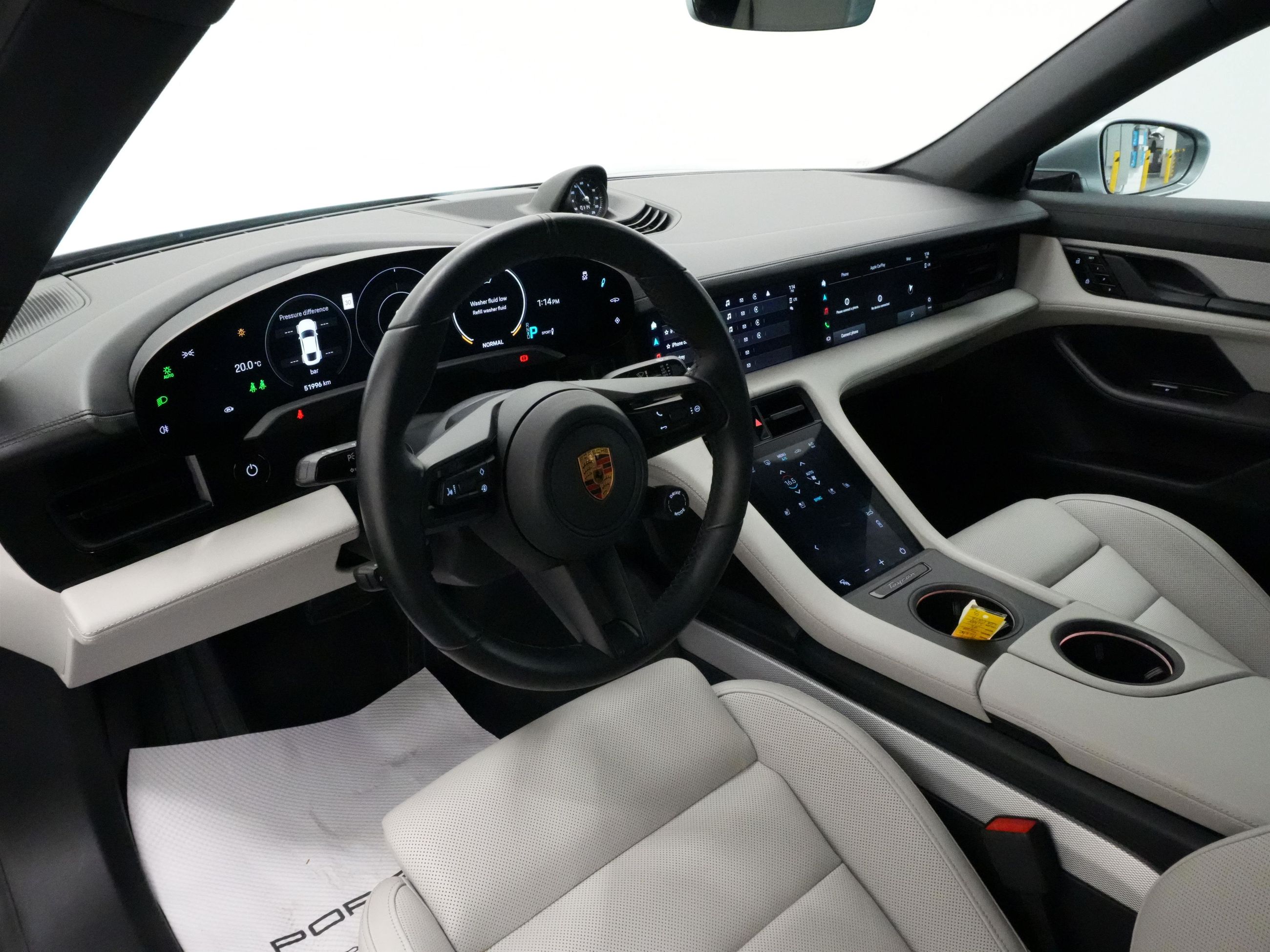 Porsche Taycan  2020 à Vancouver, Colombie-Britannique