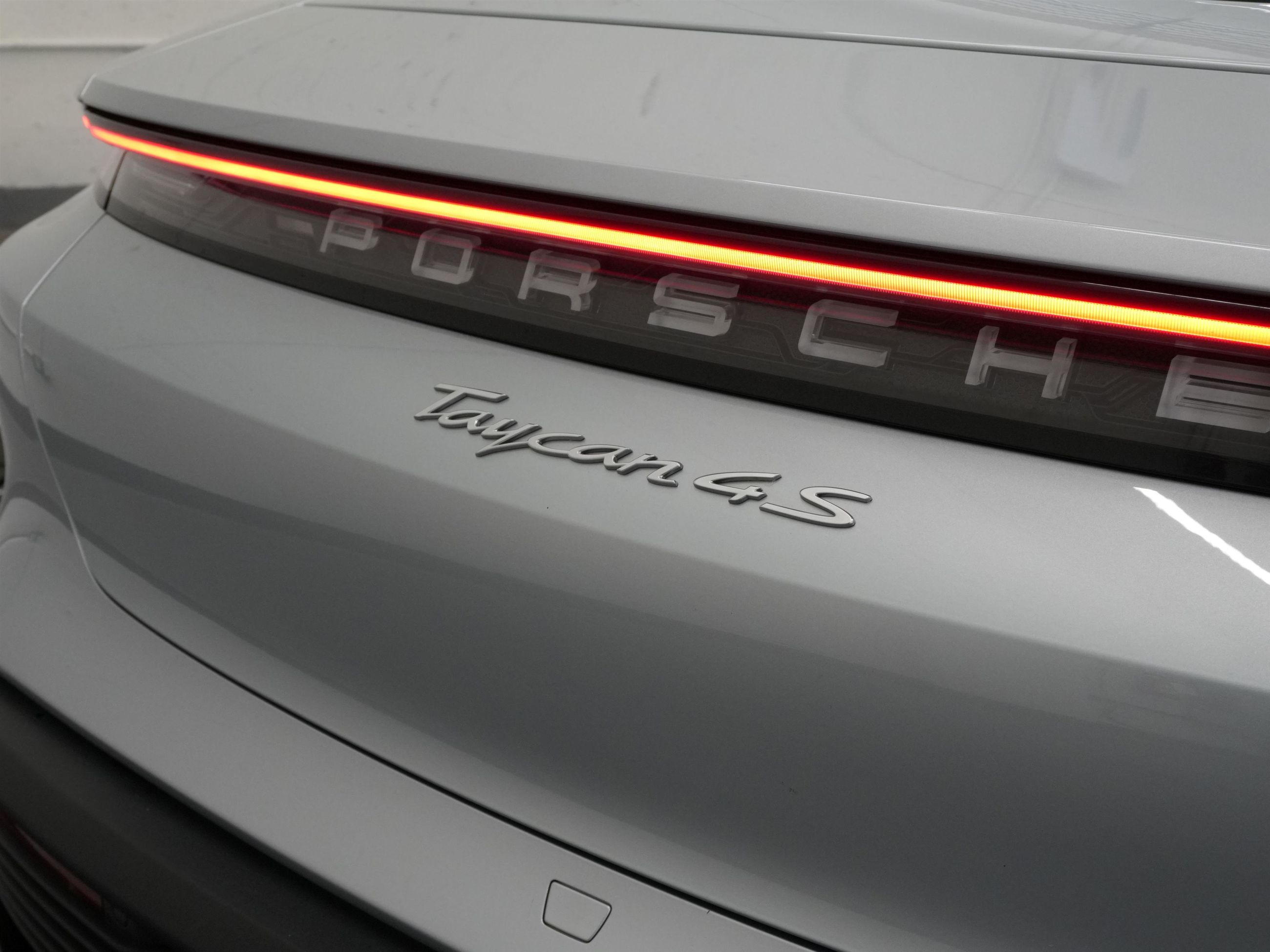 Porsche Taycan  2020 à Vancouver, Colombie-Britannique