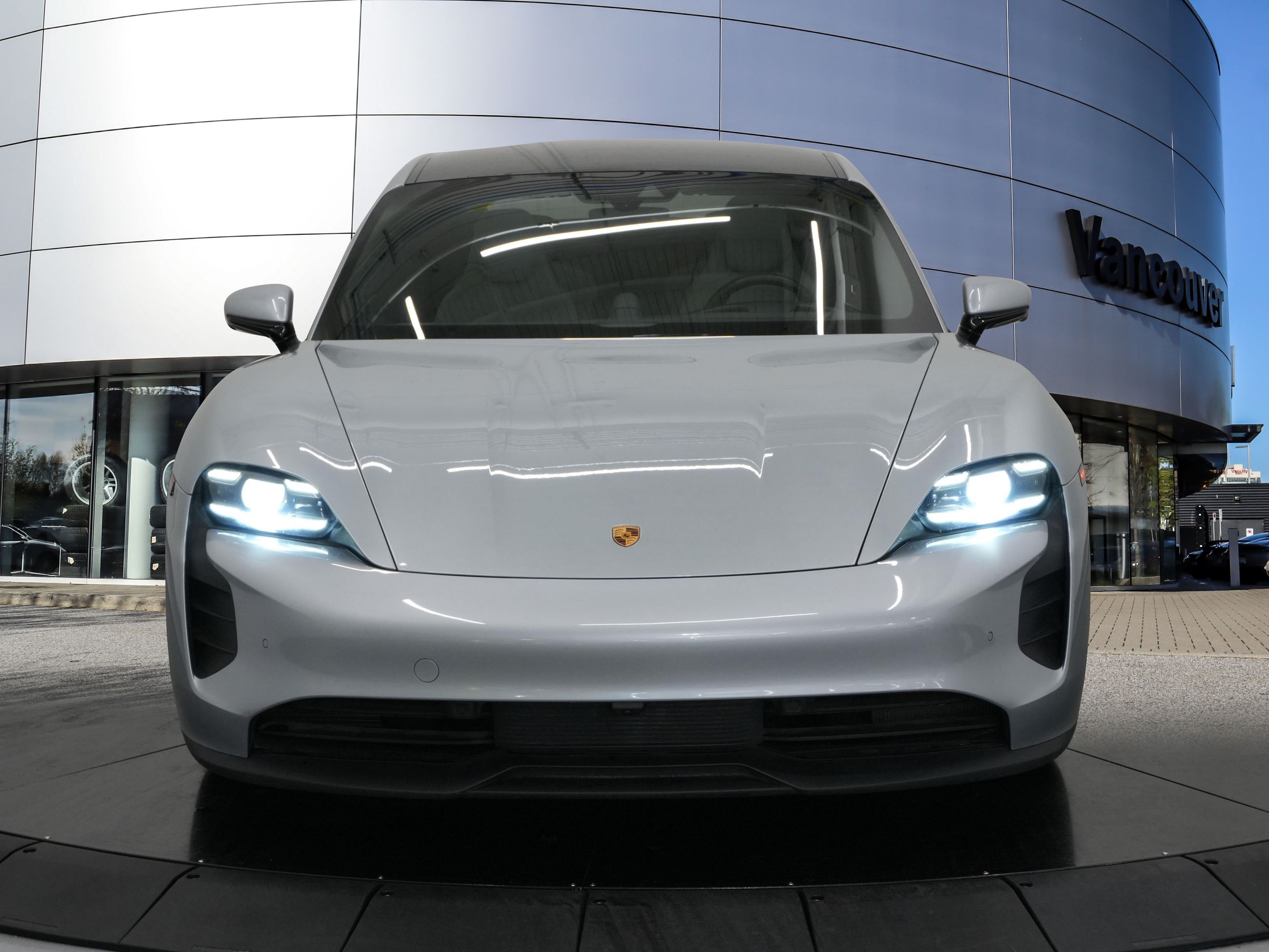 Porsche Taycan  2020 à Vancouver, Colombie-Britannique