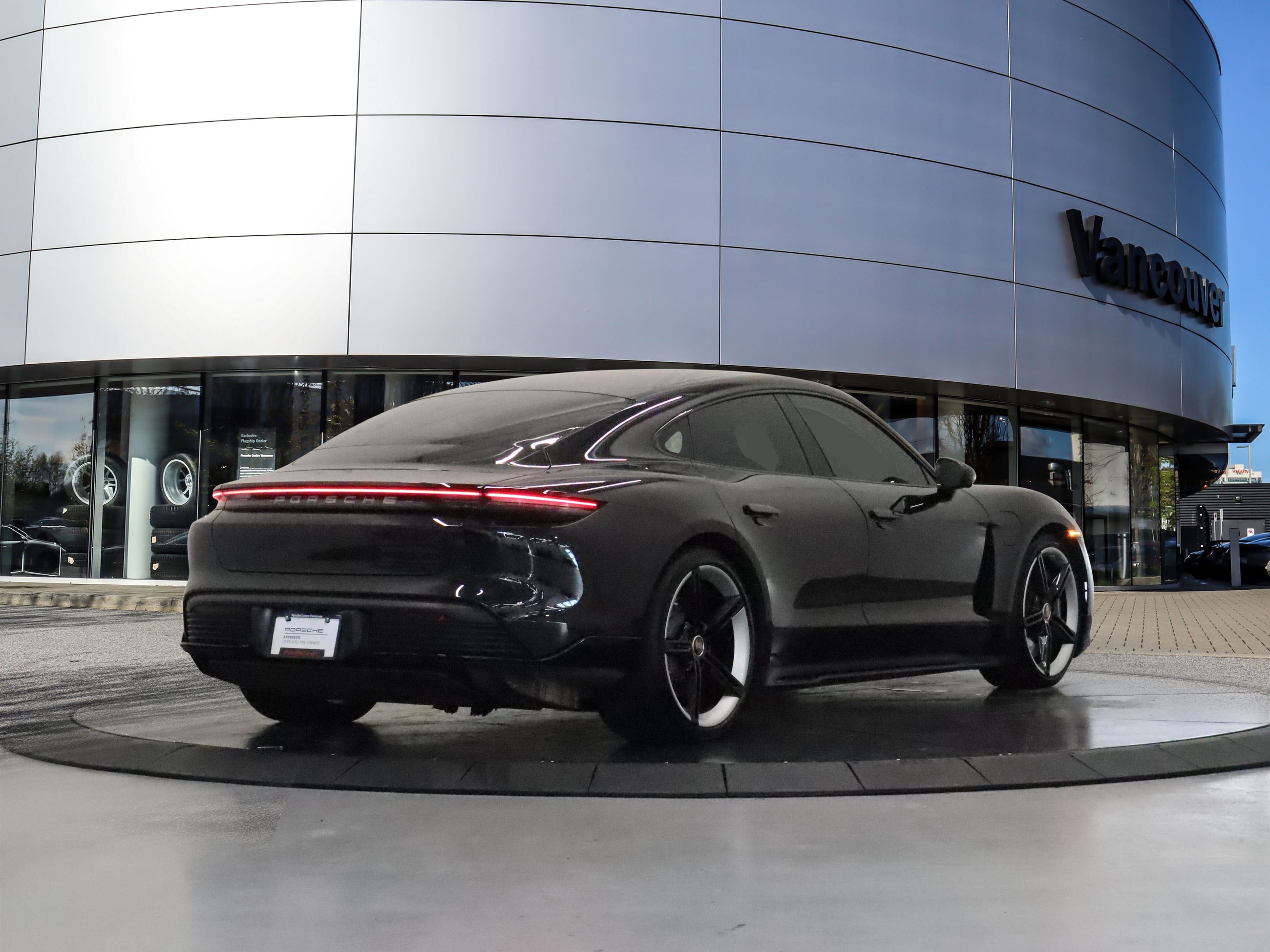 Porsche Taycan  2020 à Vancouver, Colombie-Britannique