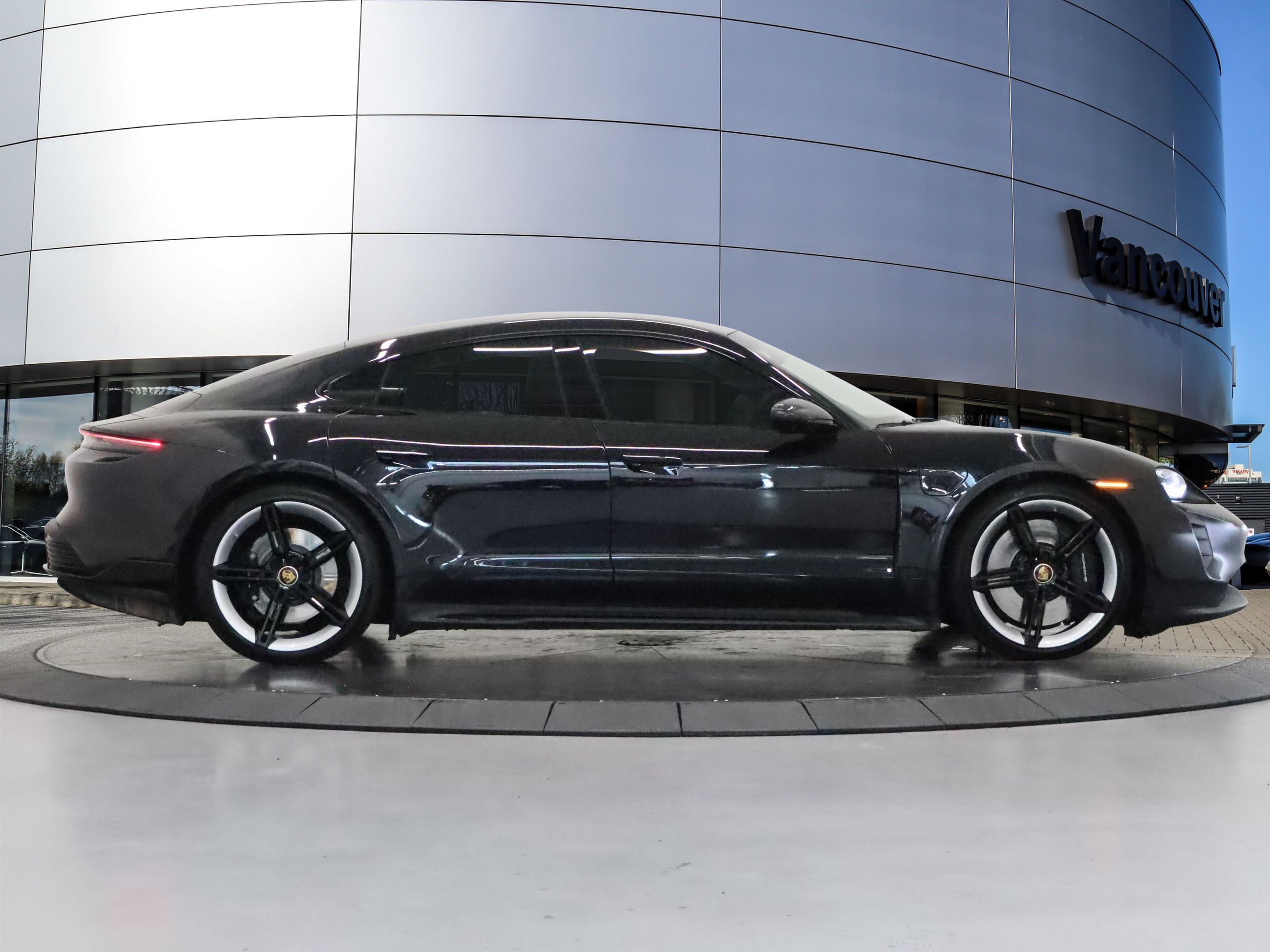 Porsche Taycan  2020 à Vancouver, Colombie-Britannique