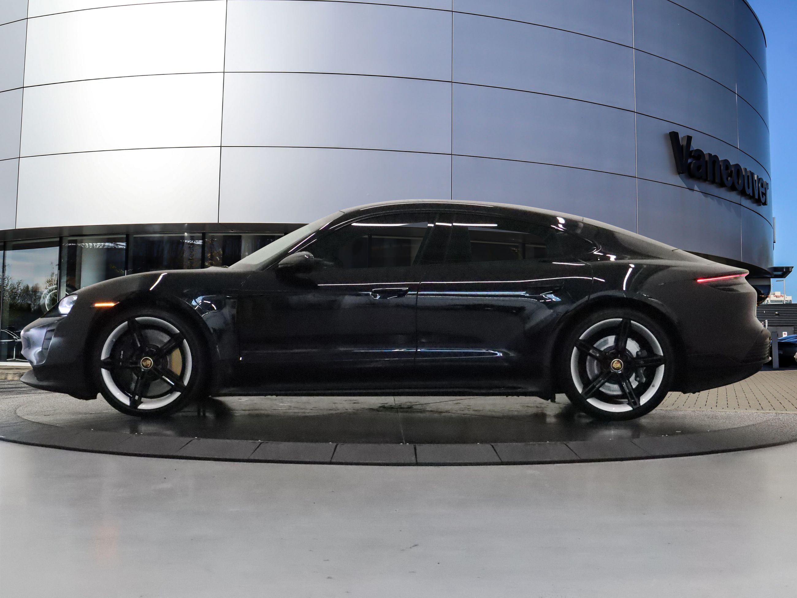 Porsche Taycan  2020 à Vancouver, Colombie-Britannique