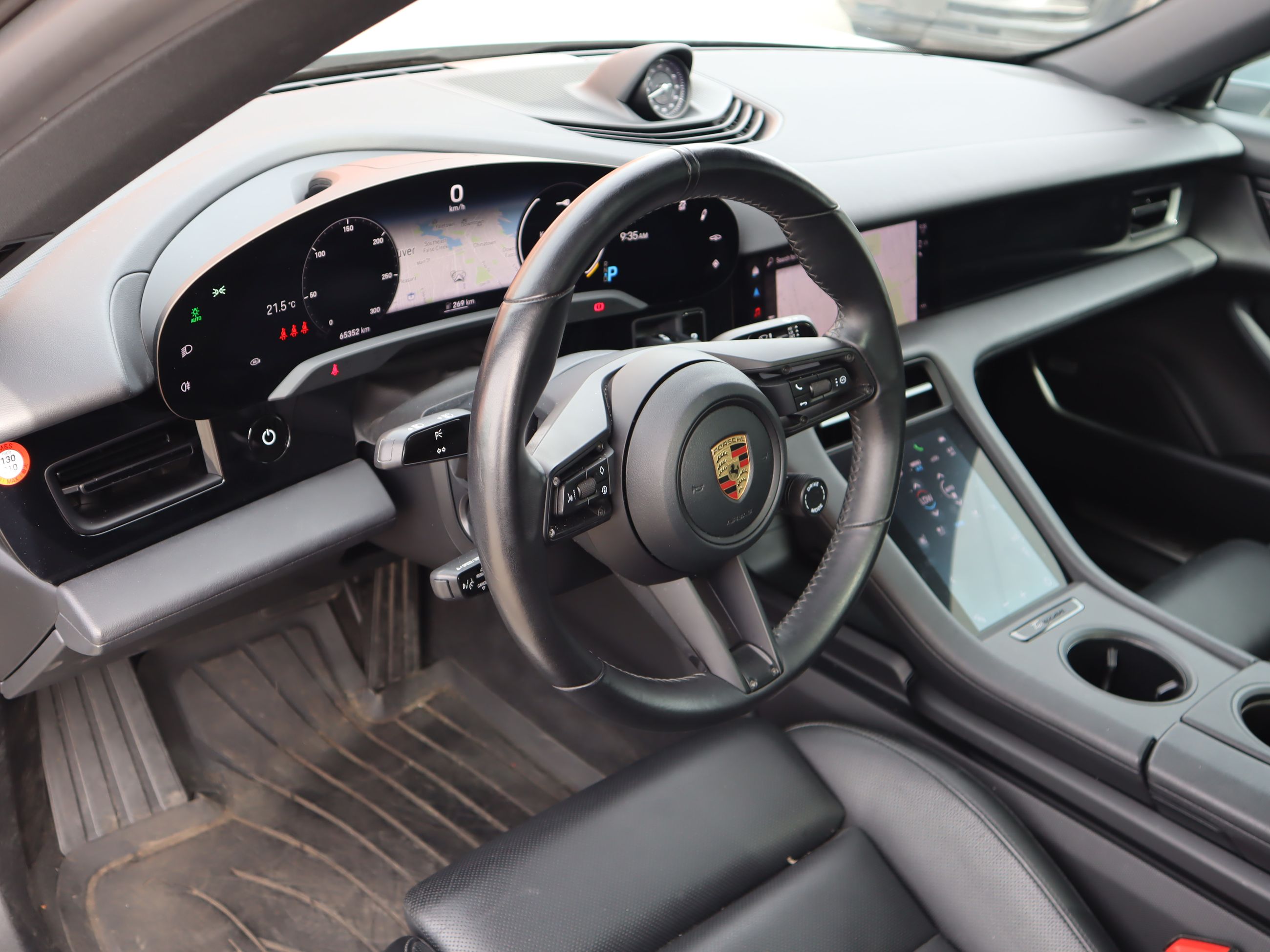 Porsche Taycan  2020 à Vancouver, Colombie-Britannique