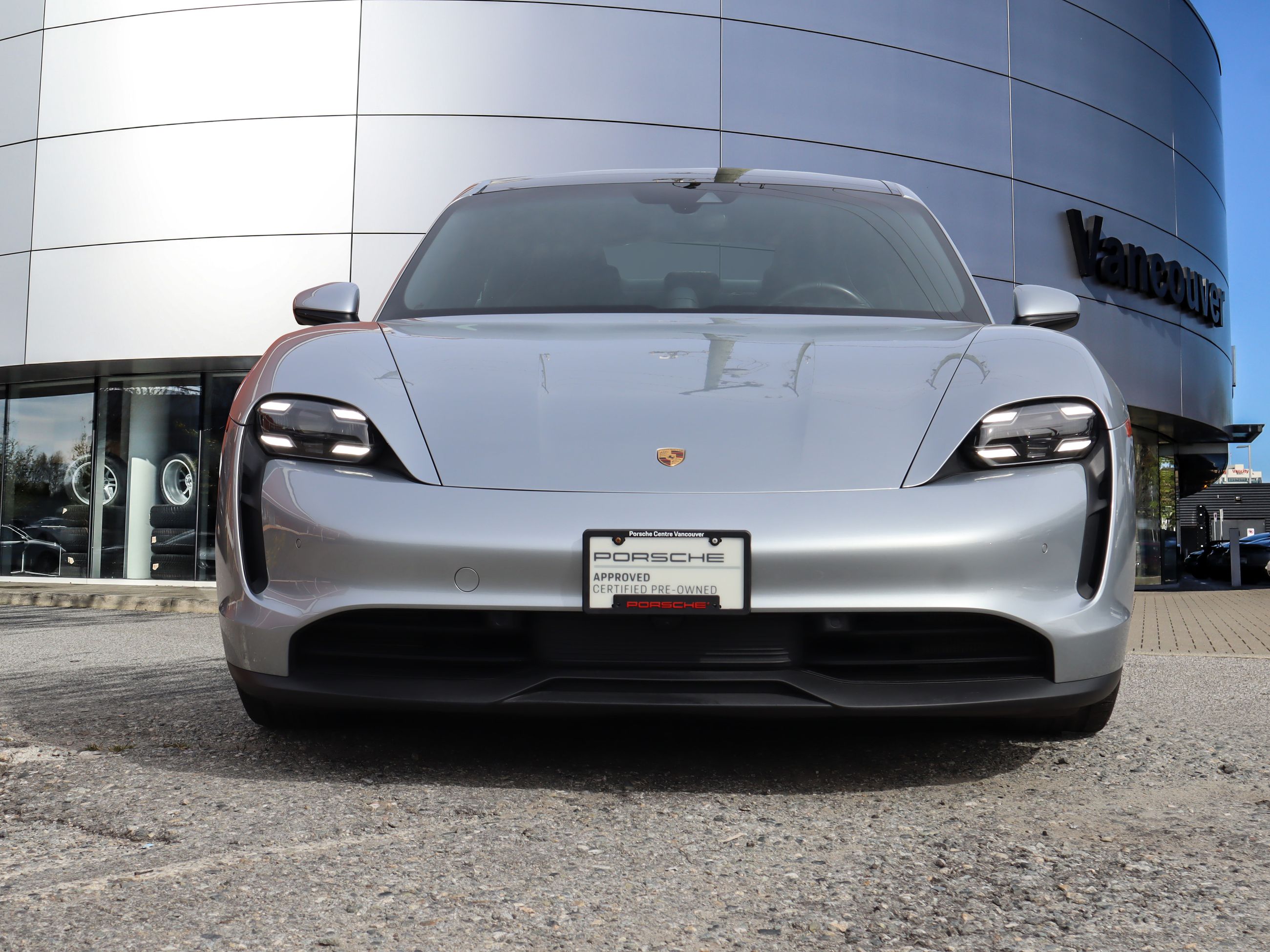Porsche Taycan  2020 à Vancouver, Colombie-Britannique