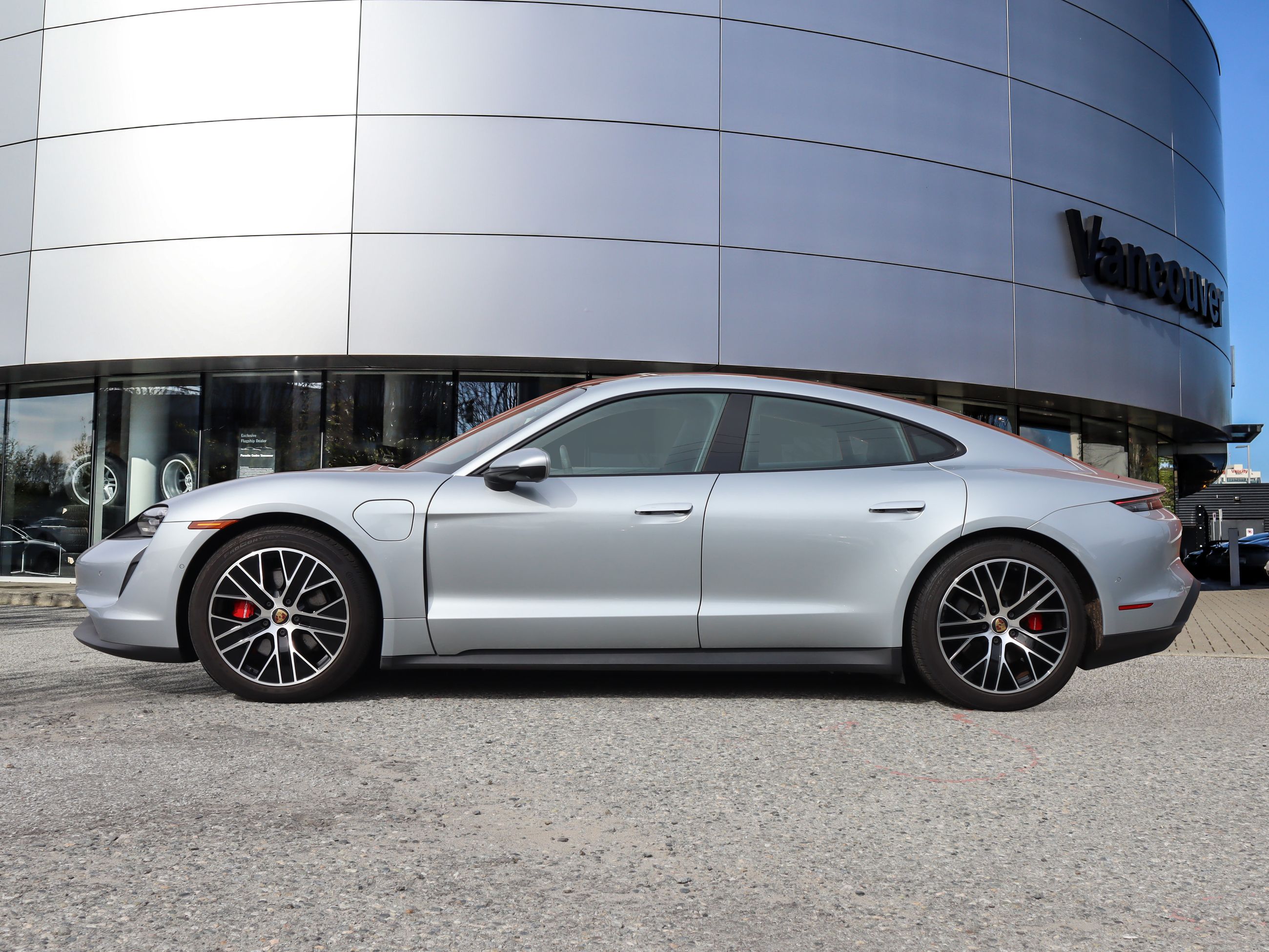 Porsche Taycan  2020 à Vancouver, Colombie-Britannique